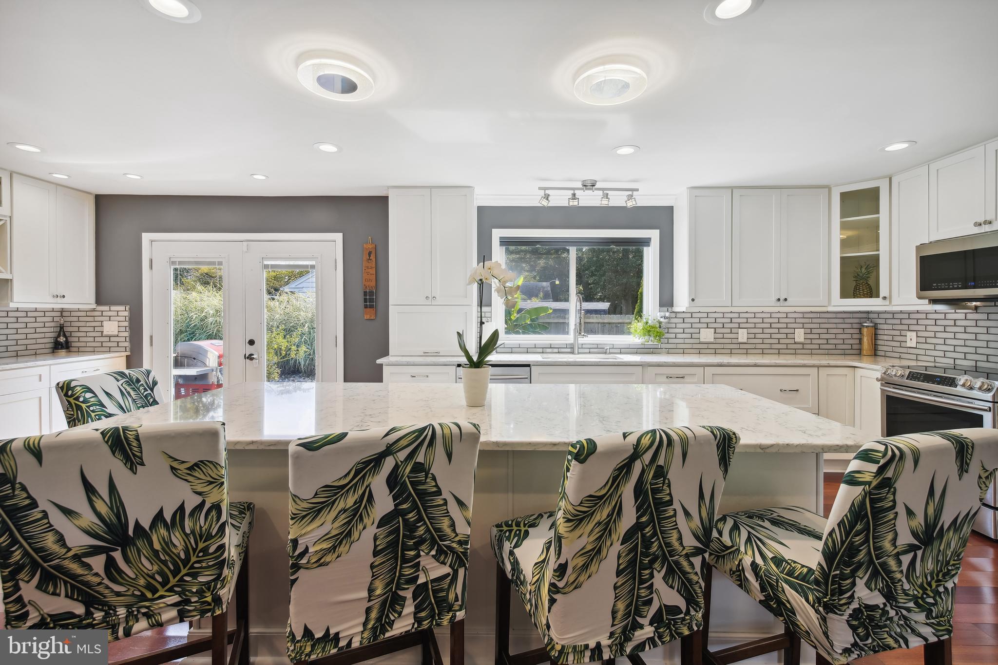 CRESTWOOD - Residential