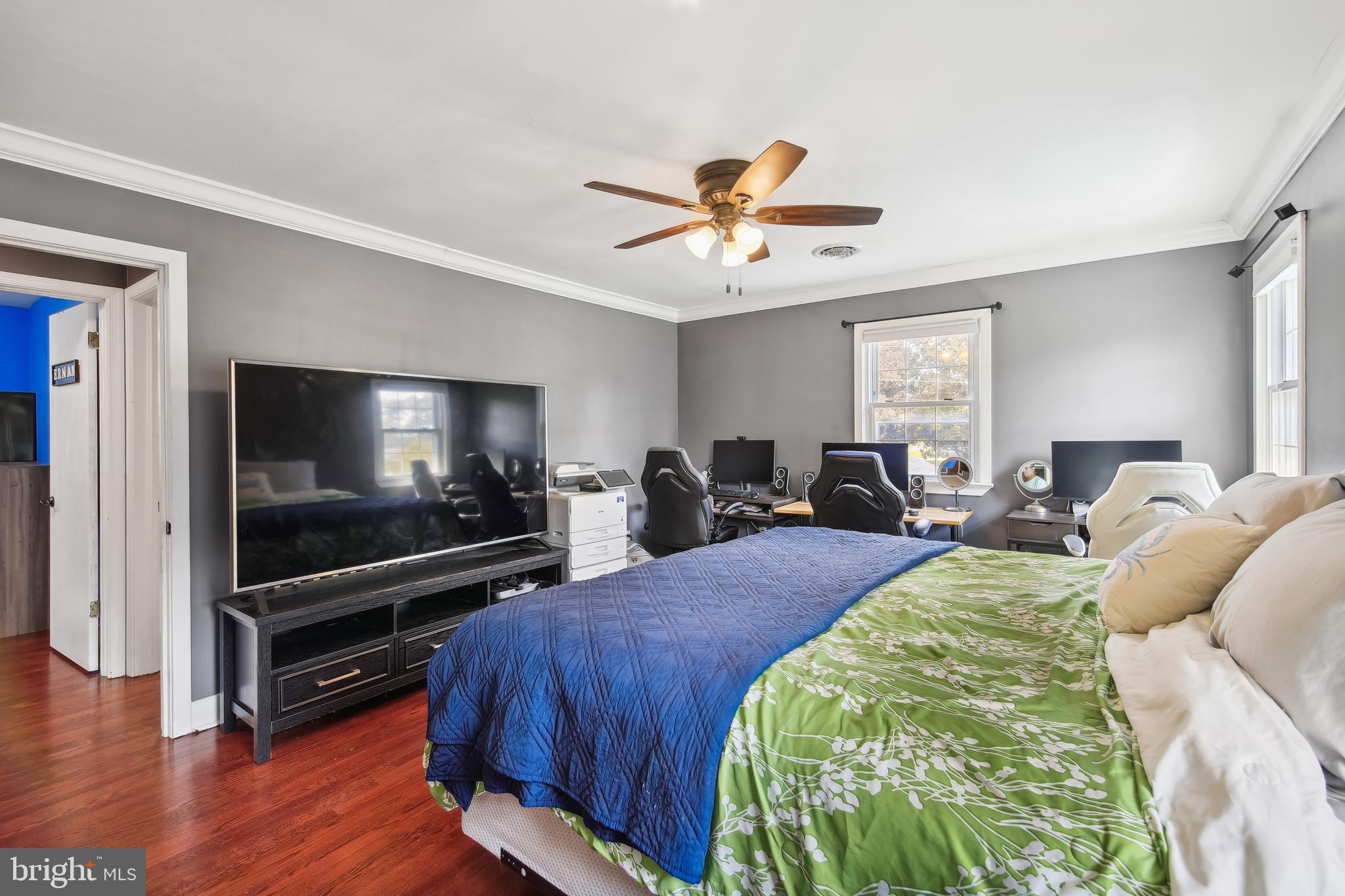 CRESTWOOD - Residential