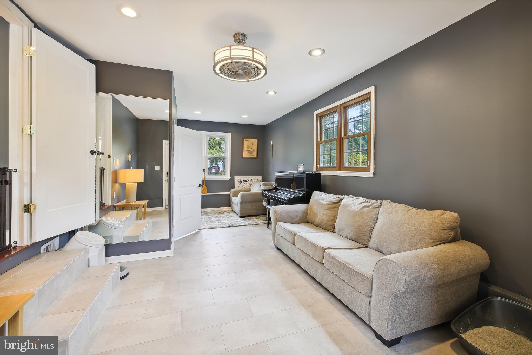 CRESTWOOD - Residential