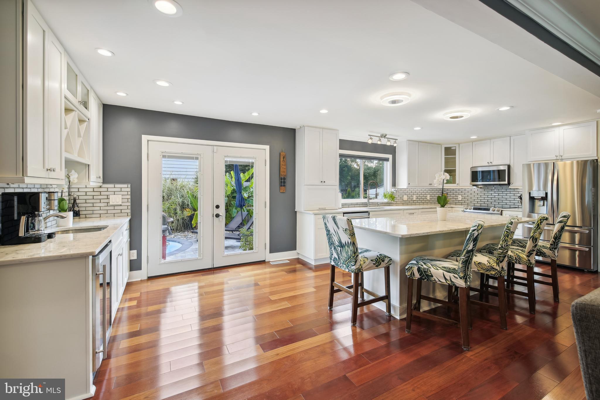 CRESTWOOD - Residential