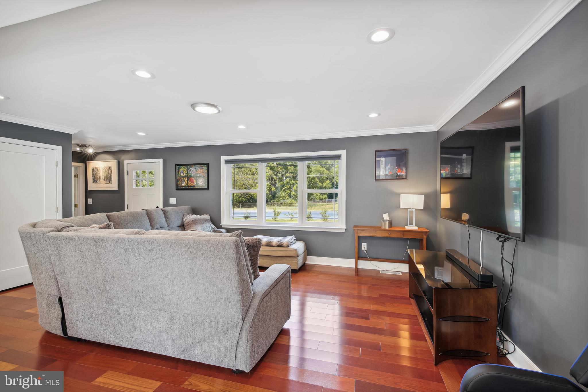 CRESTWOOD - Residential