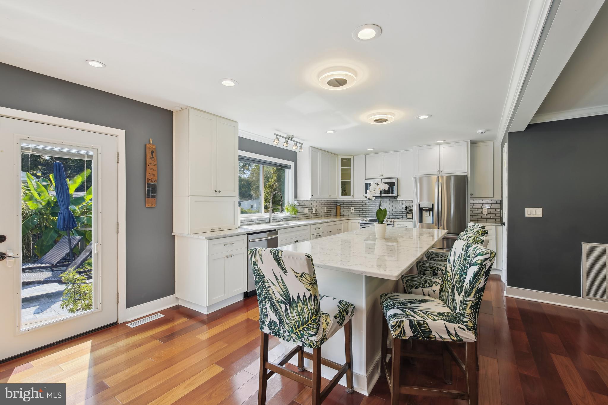 CRESTWOOD - Residential