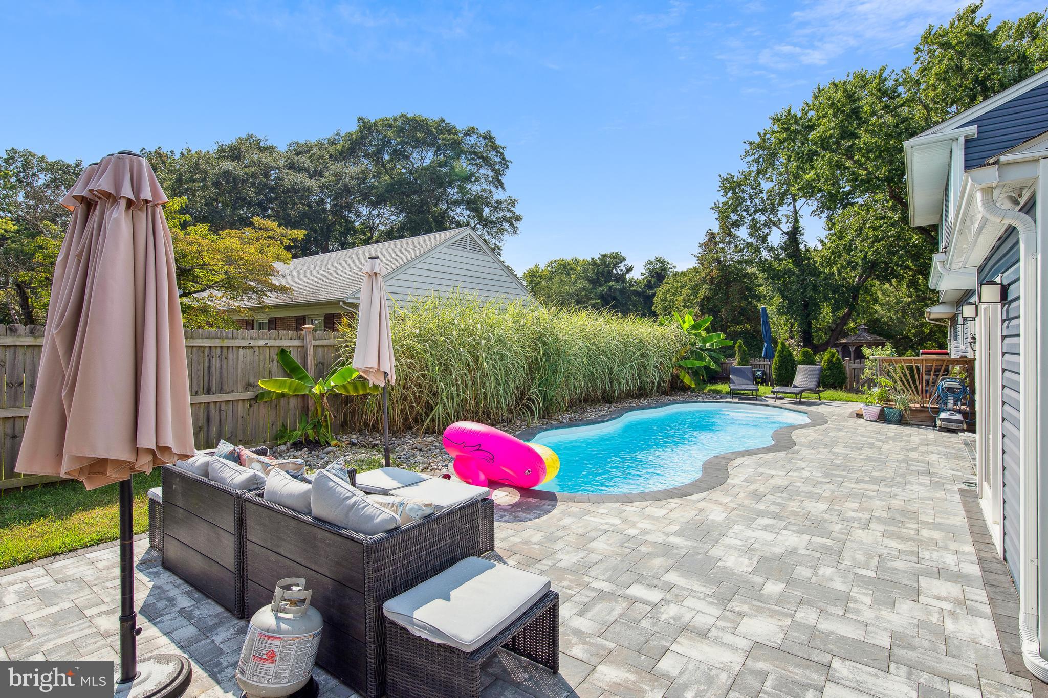 CRESTWOOD - Residential