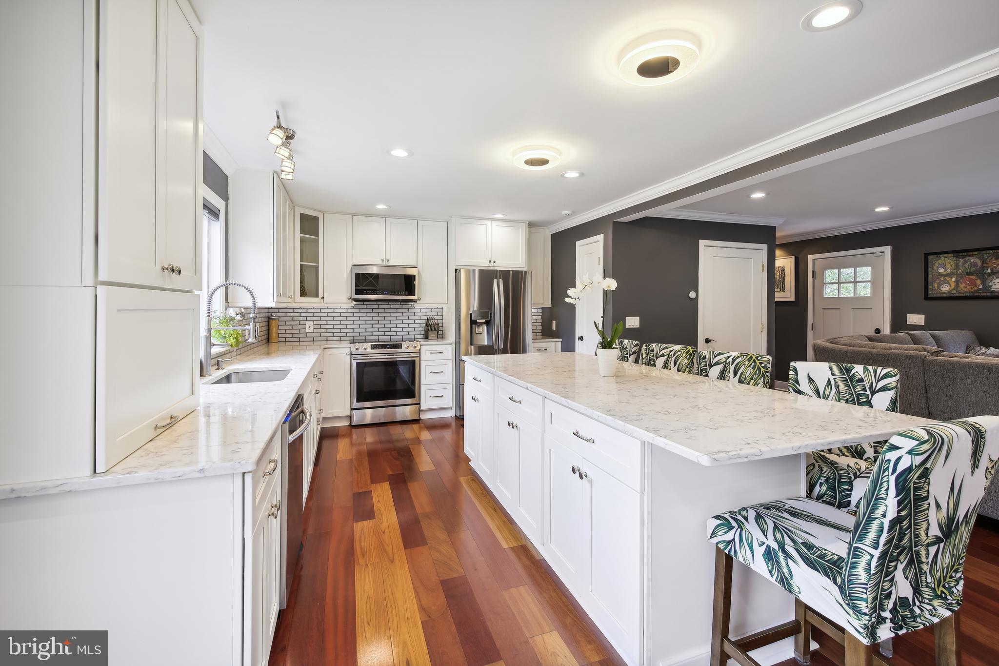 CRESTWOOD - Residential