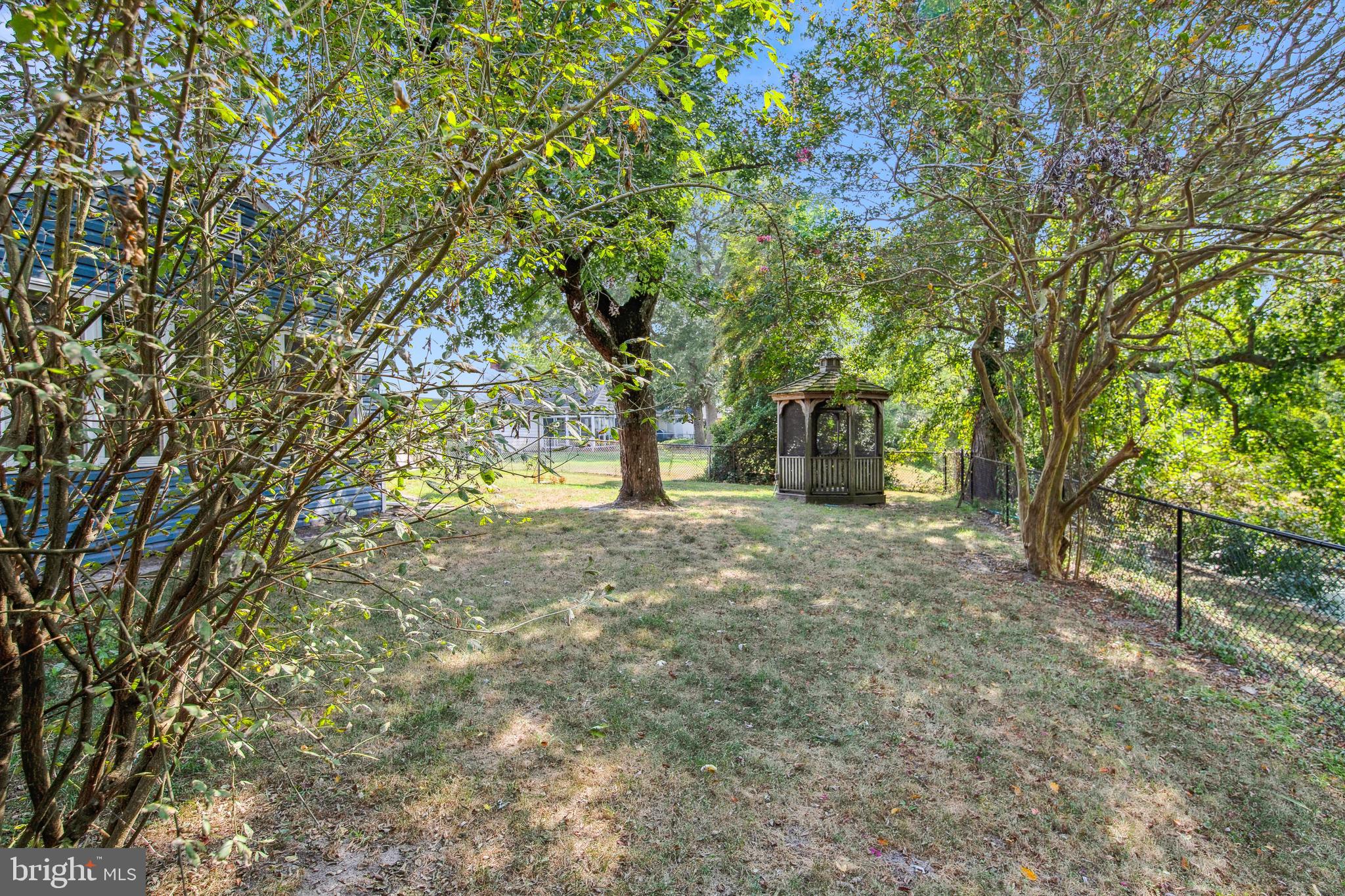 CRESTWOOD - Residential