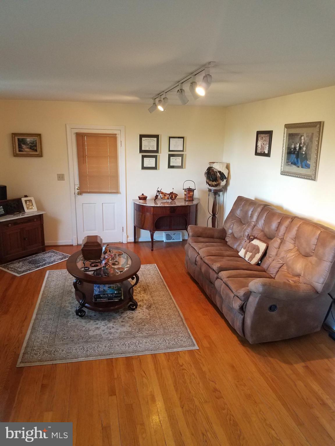 10 ACRE HORSE FARM - Residential Lease