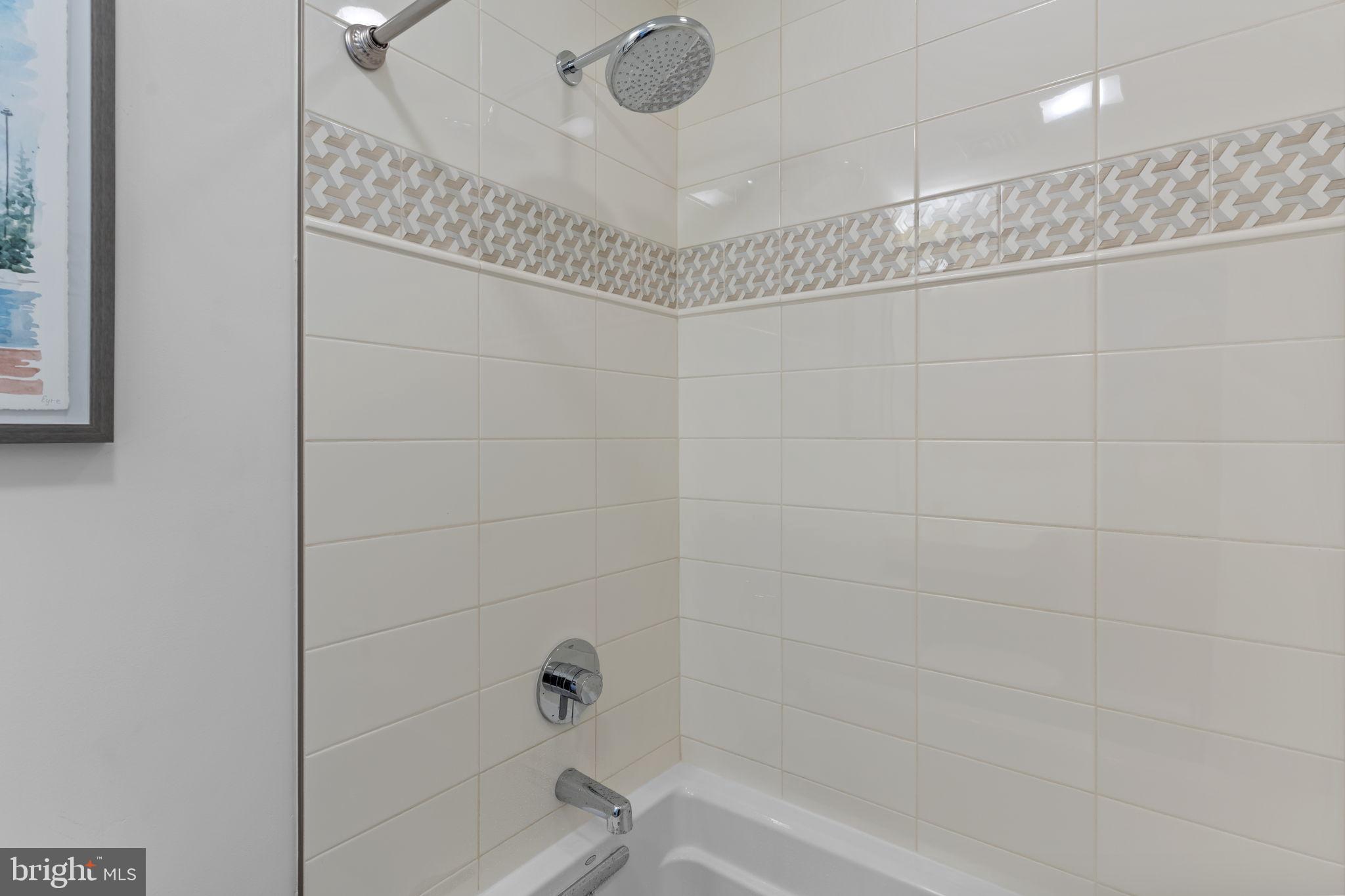 QUEEN VILLAGE - Residential