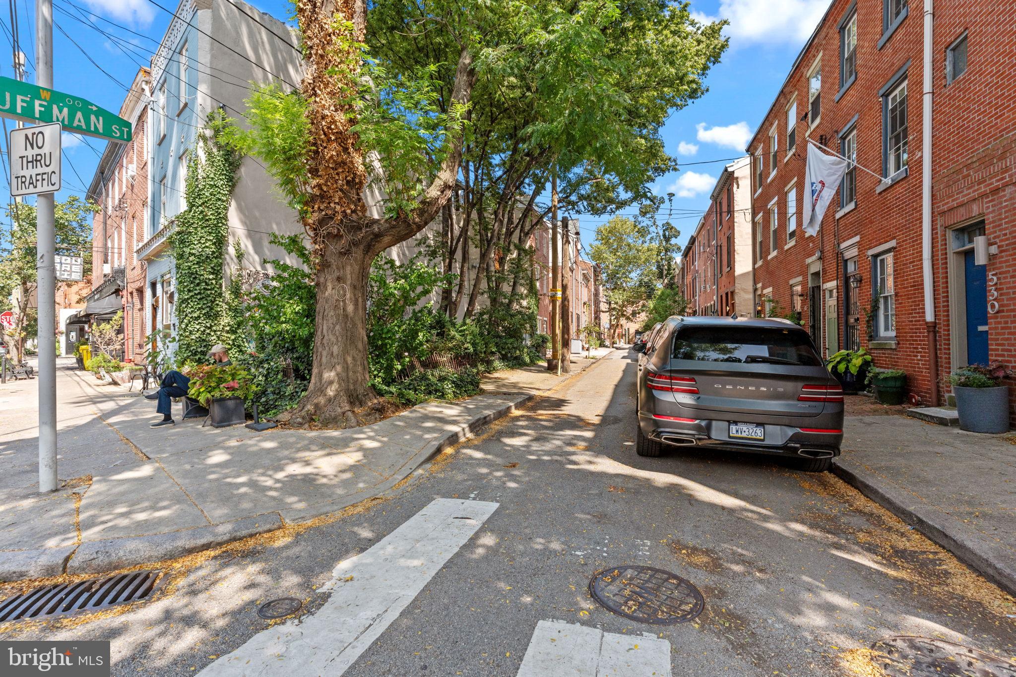 QUEEN VILLAGE - Residential