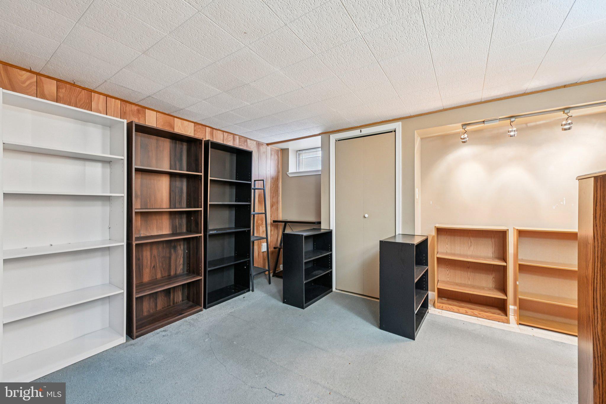 MERRITT HOMES - Residential