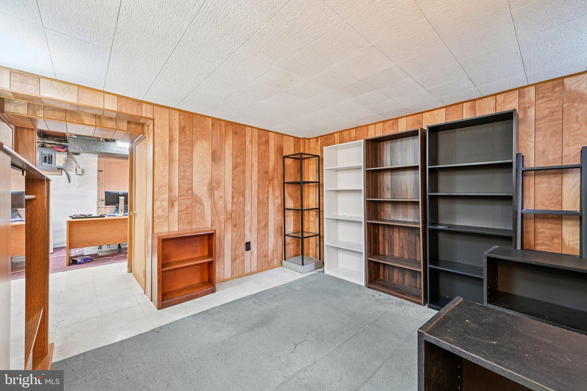 MERRITT HOMES - Residential