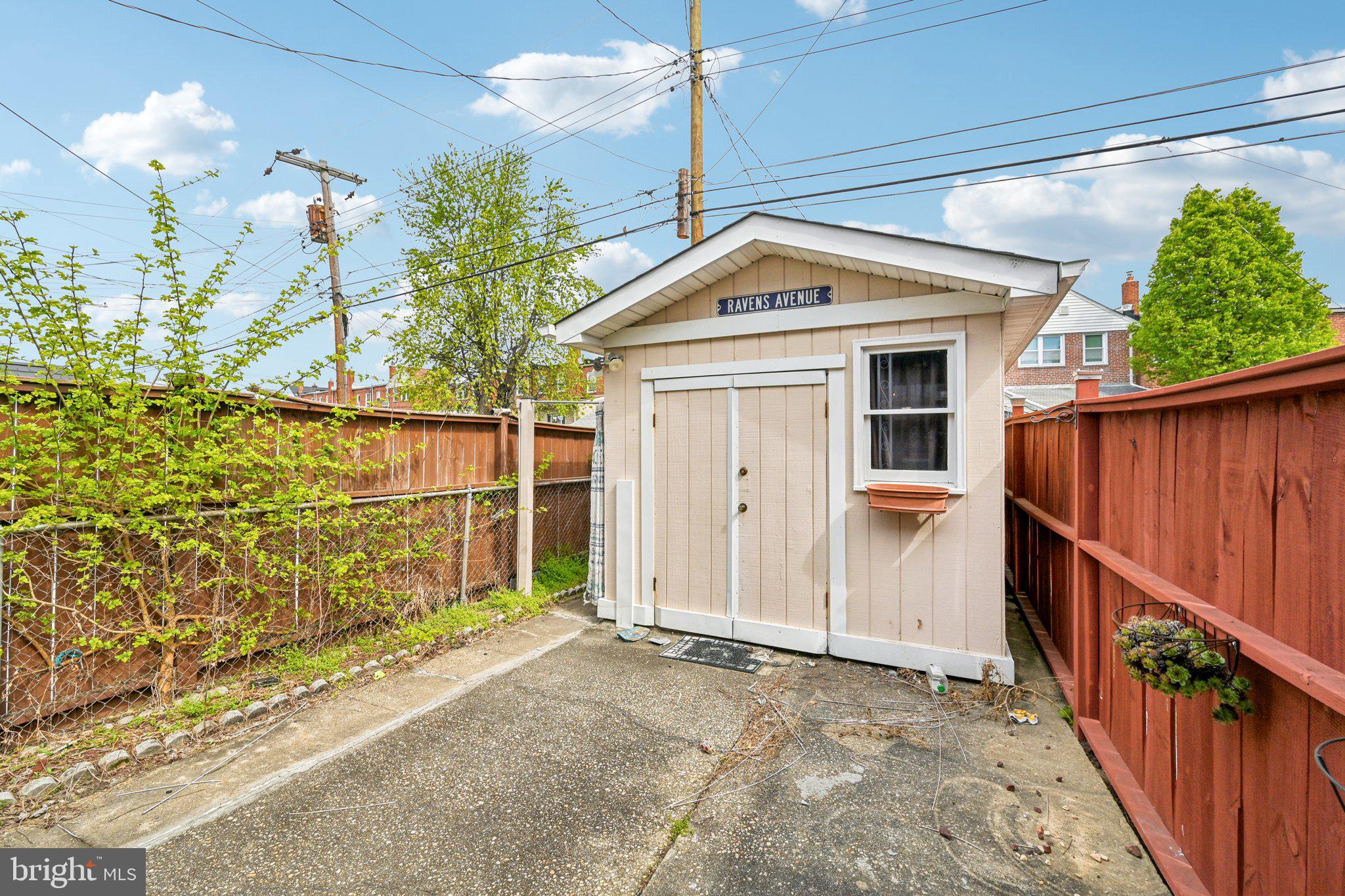 MERRITT HOMES - Residential