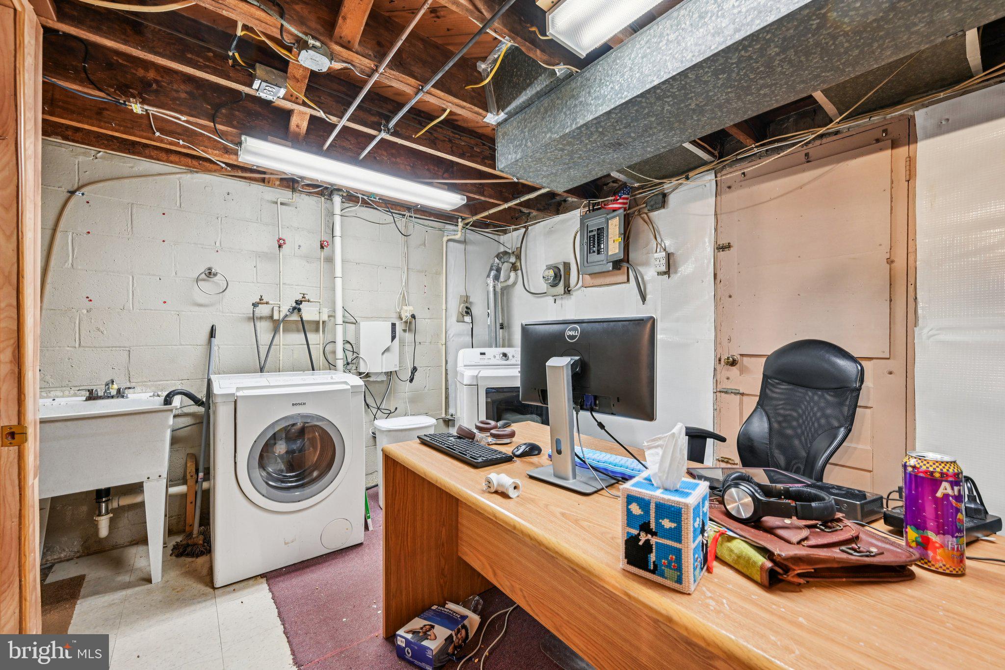 MERRITT HOMES - Residential