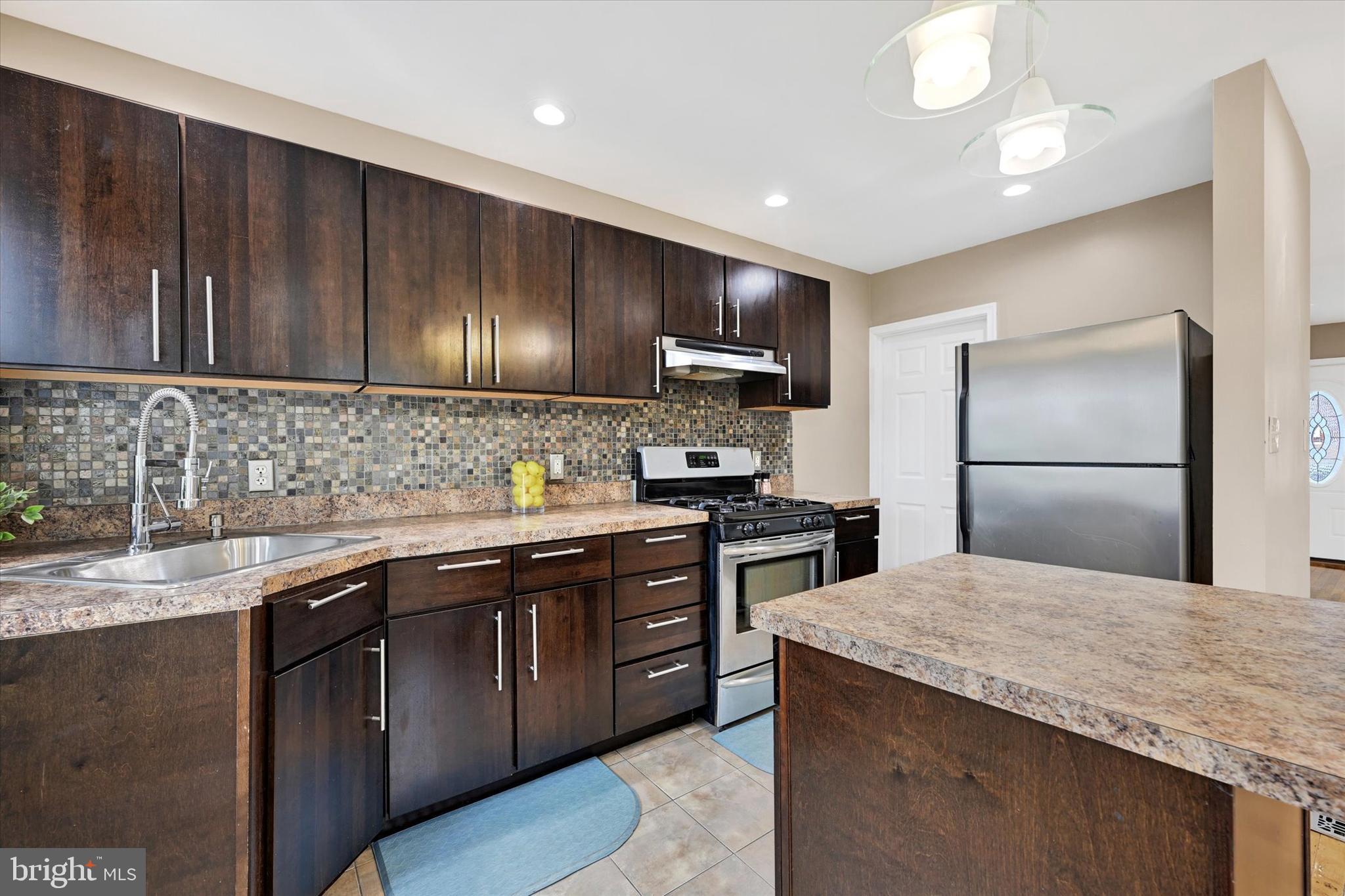 KENILWORTH PARK - Residential