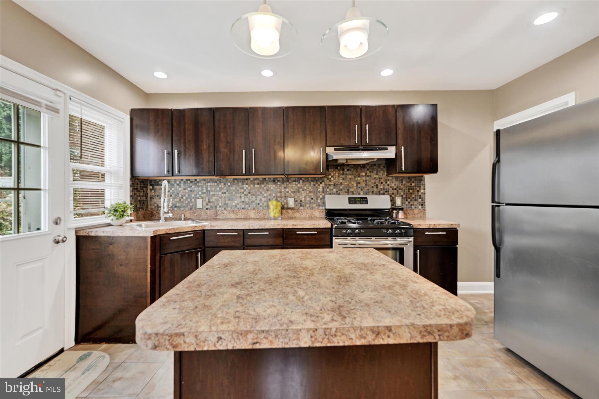 KENILWORTH PARK - Residential