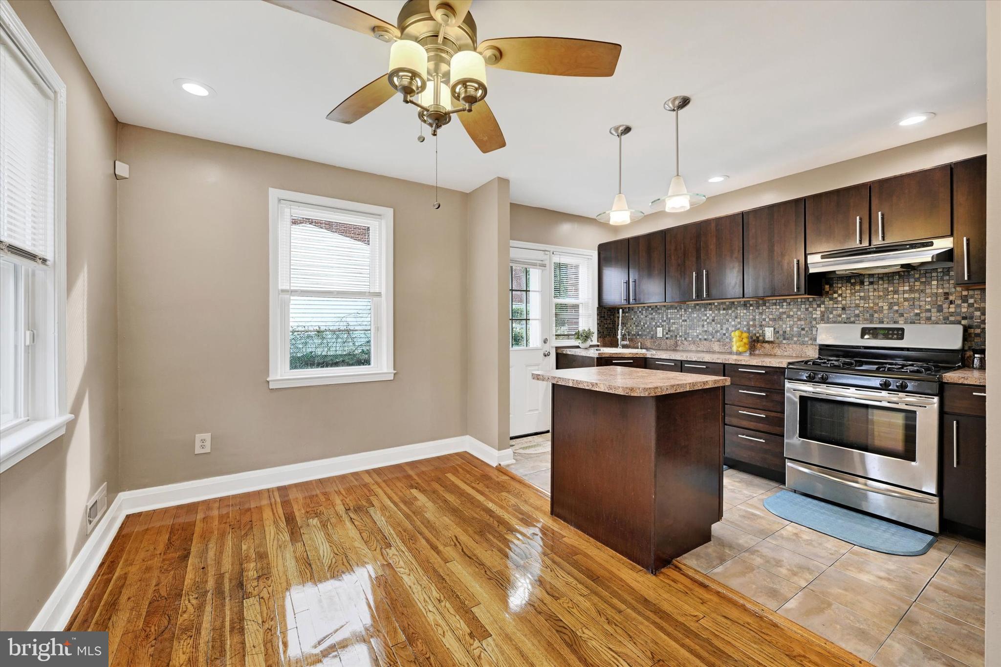 KENILWORTH PARK - Residential