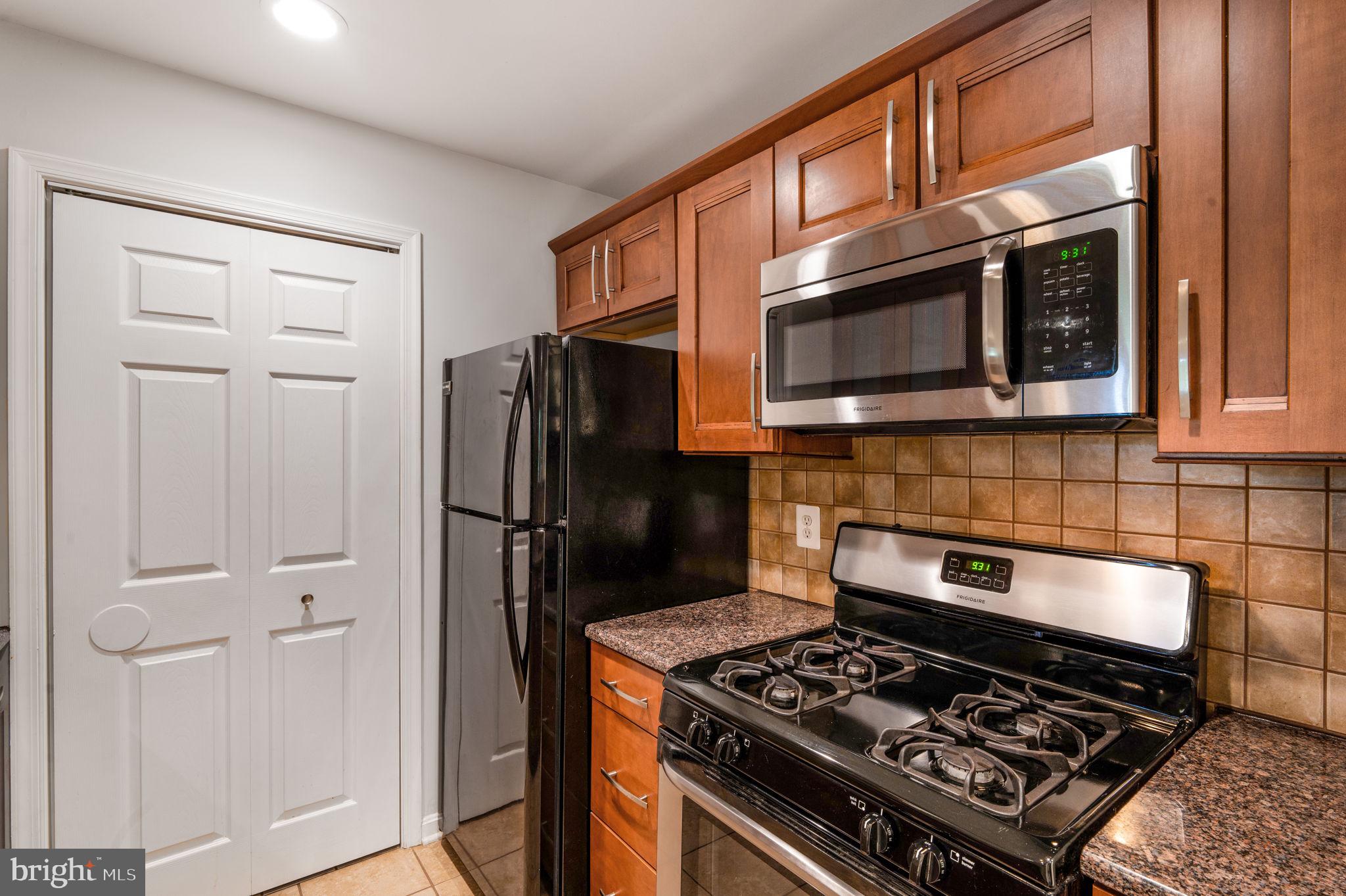 SAVOY PARK CONDOMINIUMS - Residential