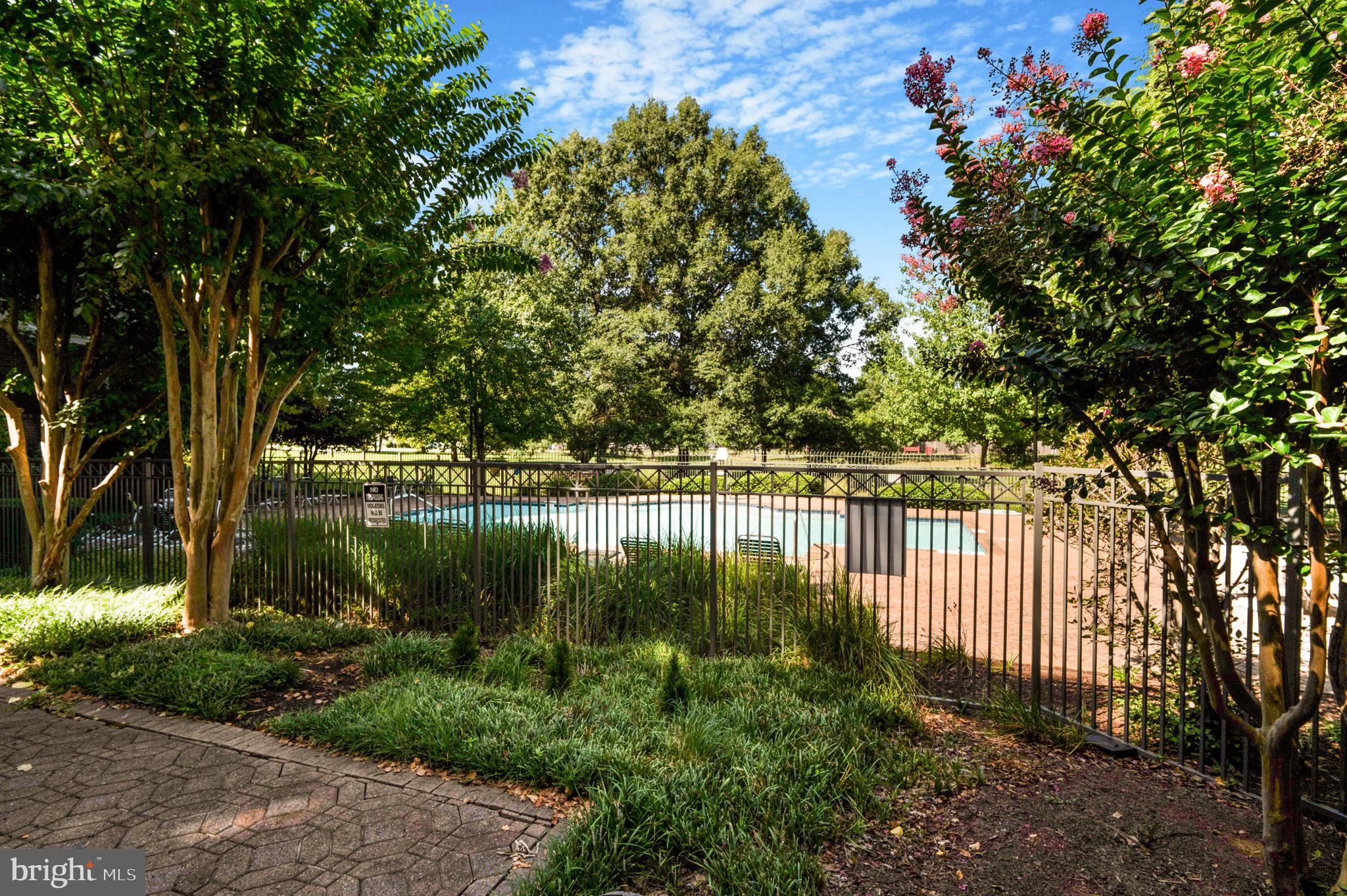 SAVOY PARK CONDOMINIUMS - Residential