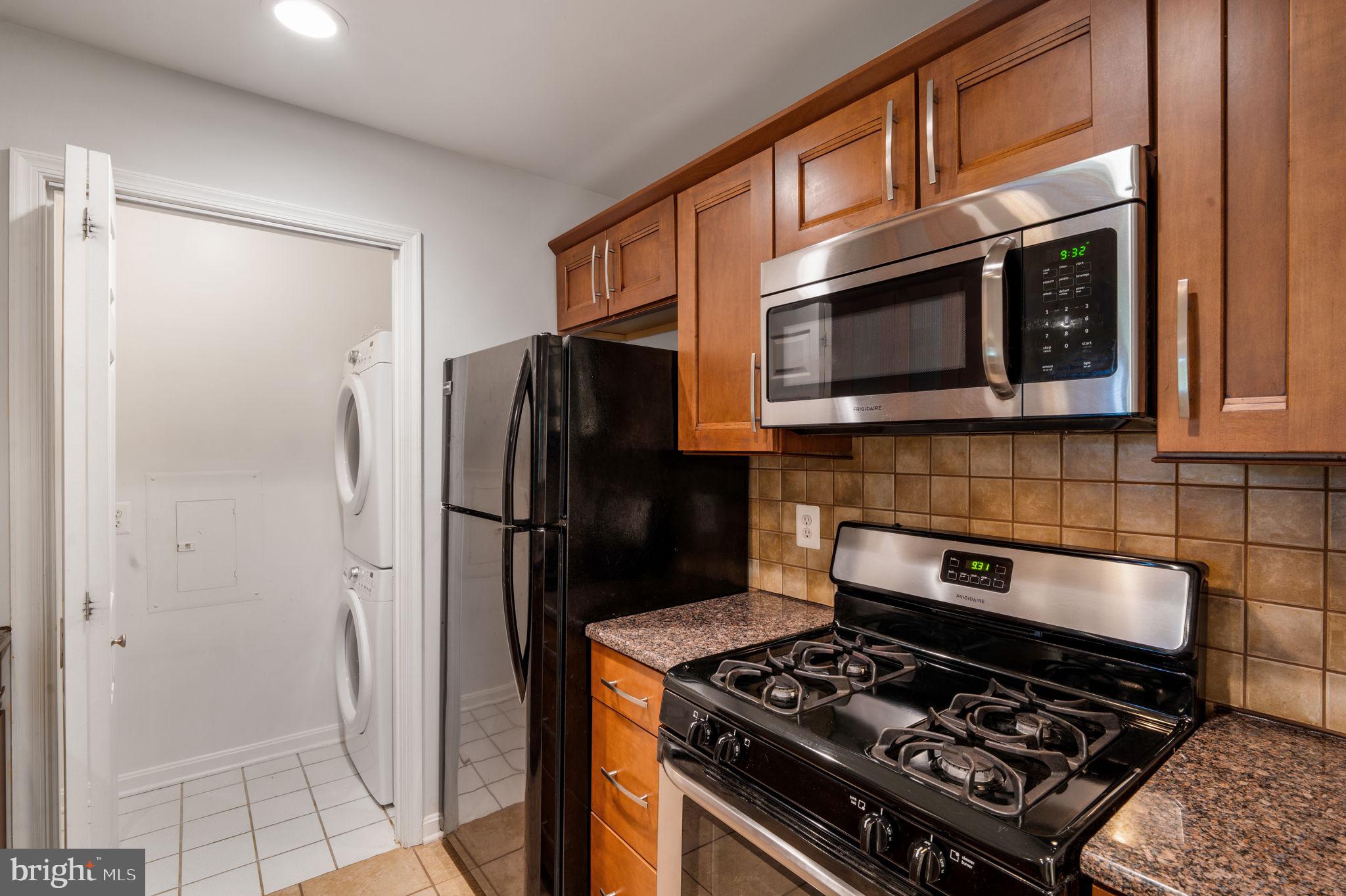 SAVOY PARK CONDOMINIUMS - Residential