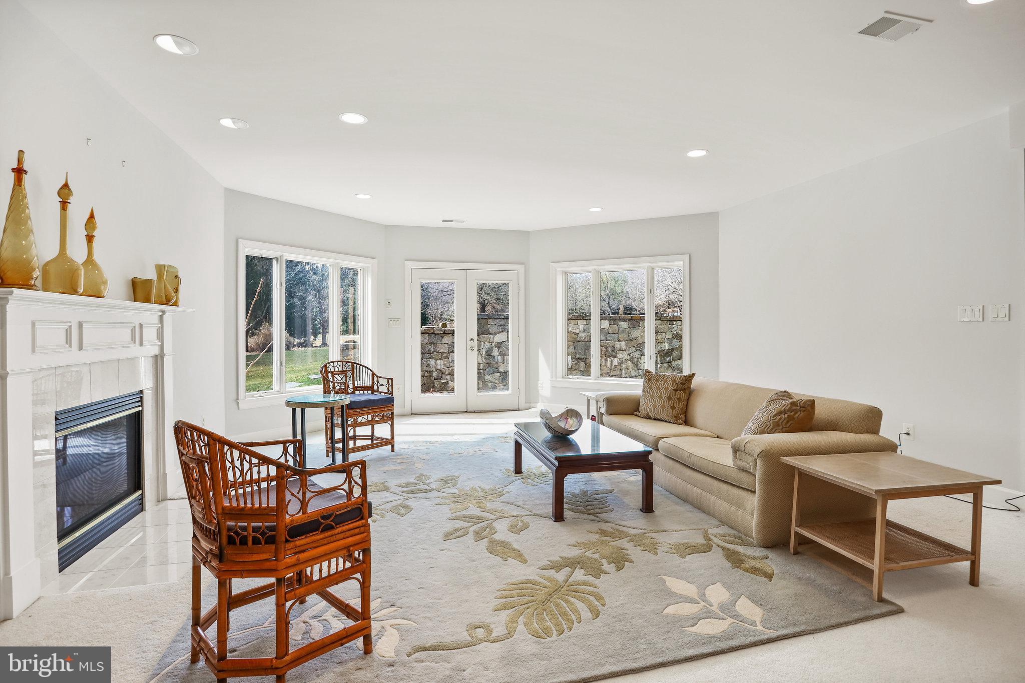 RIVERBEND - Residential