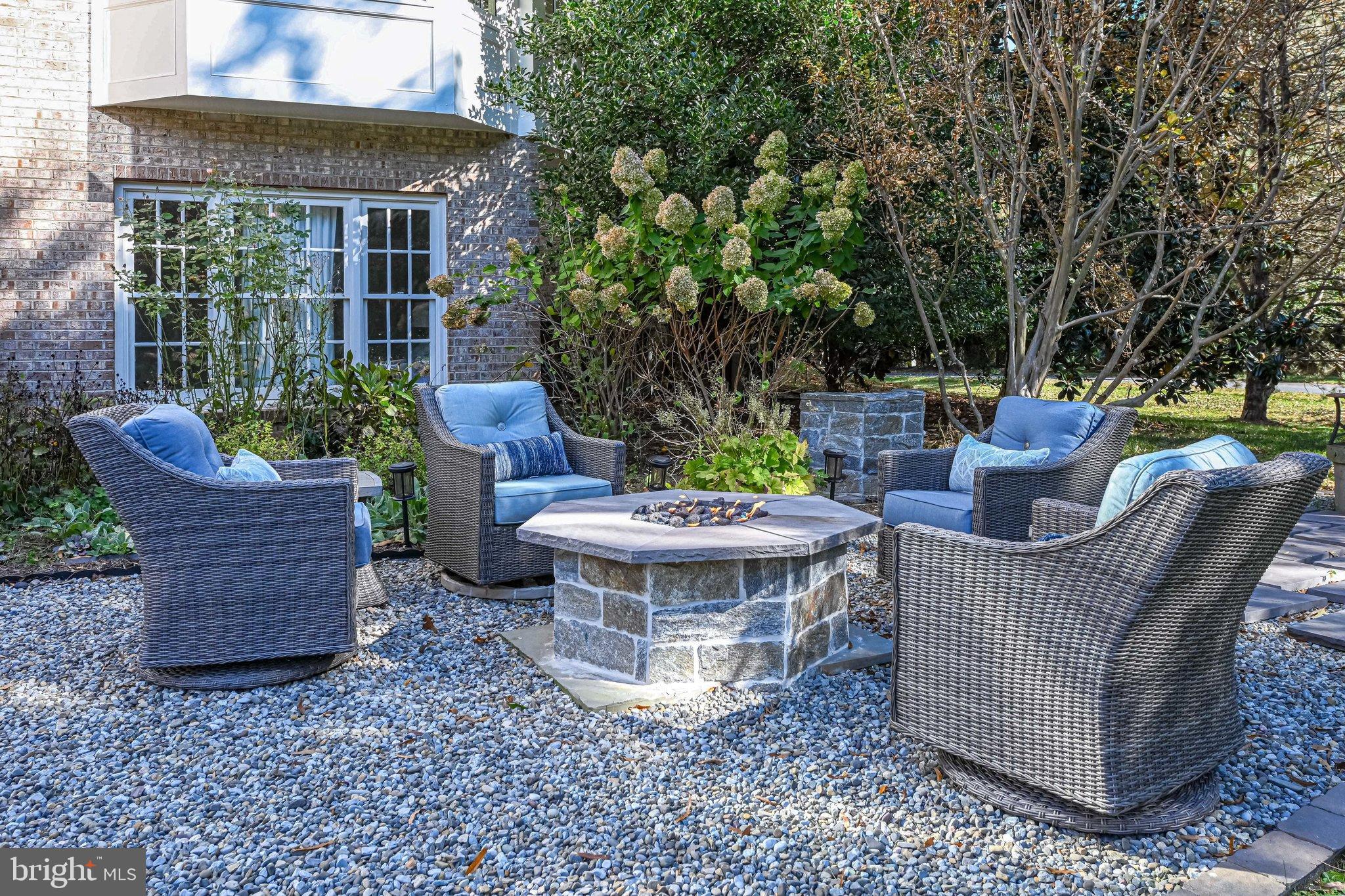 RIVERBEND - Residential