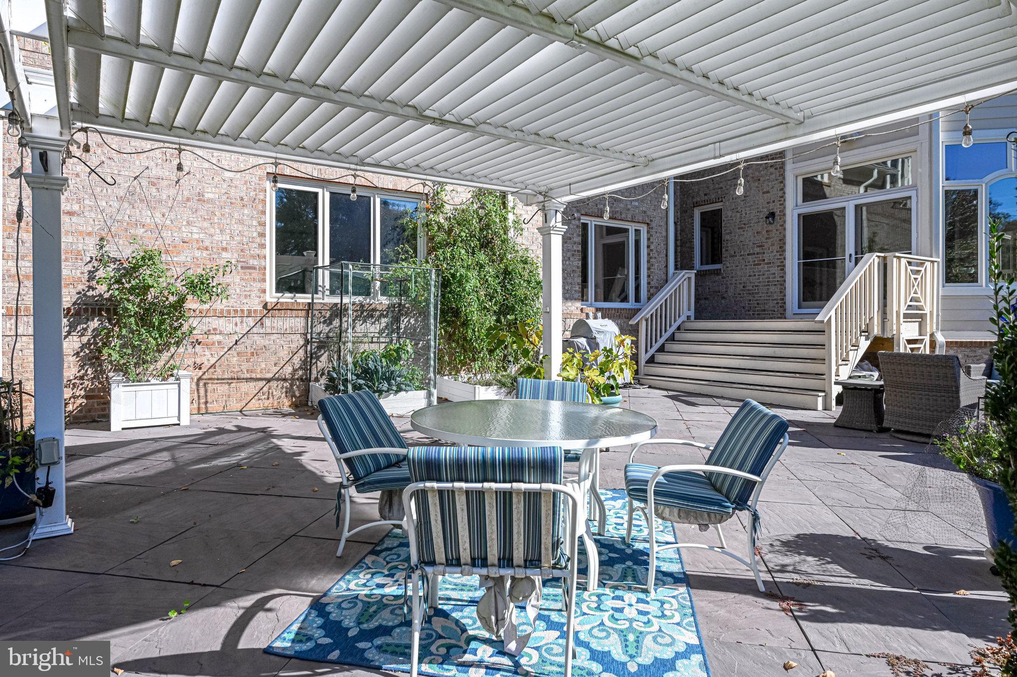 RIVERBEND - Residential