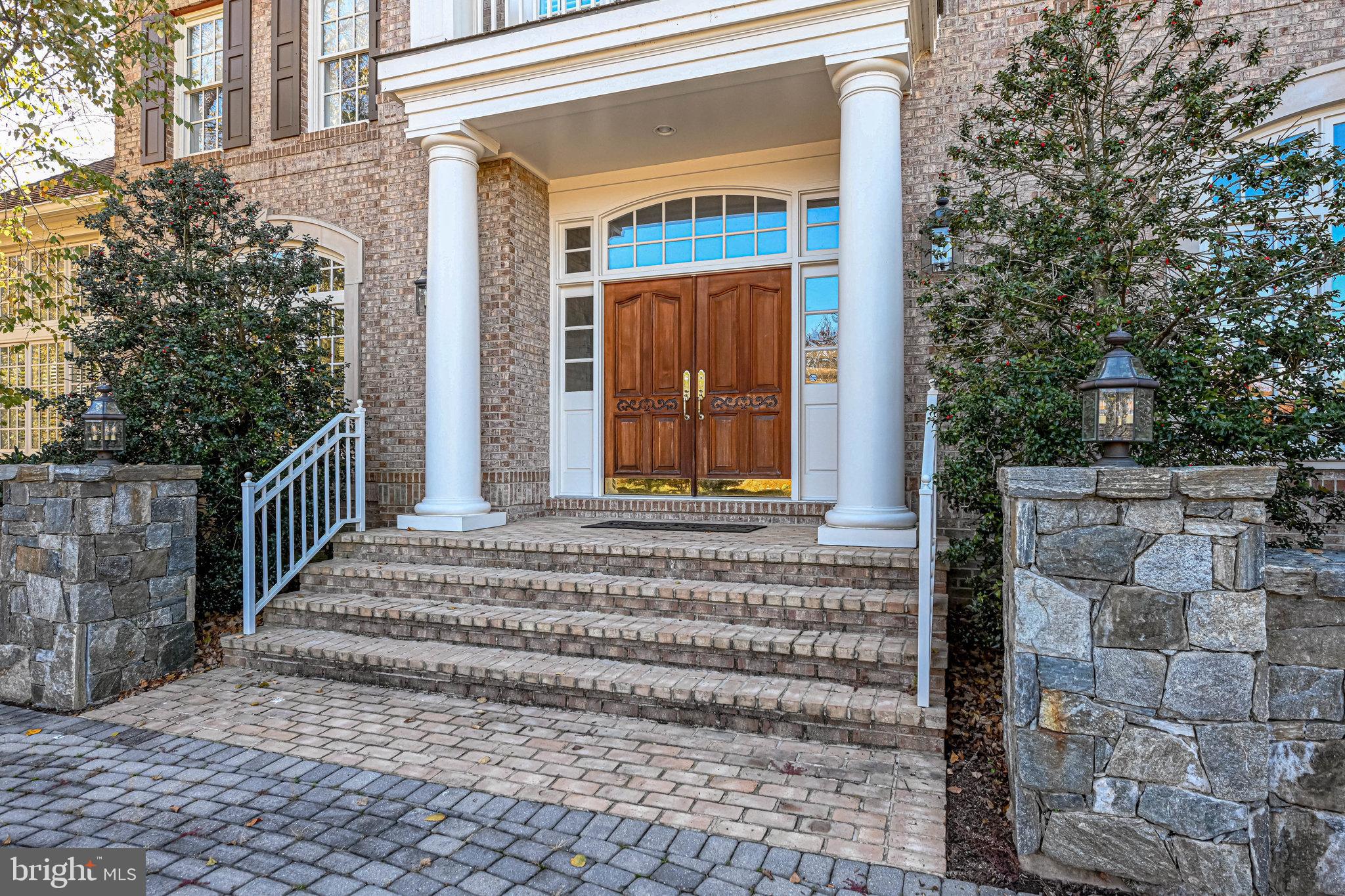 RIVERBEND - Residential