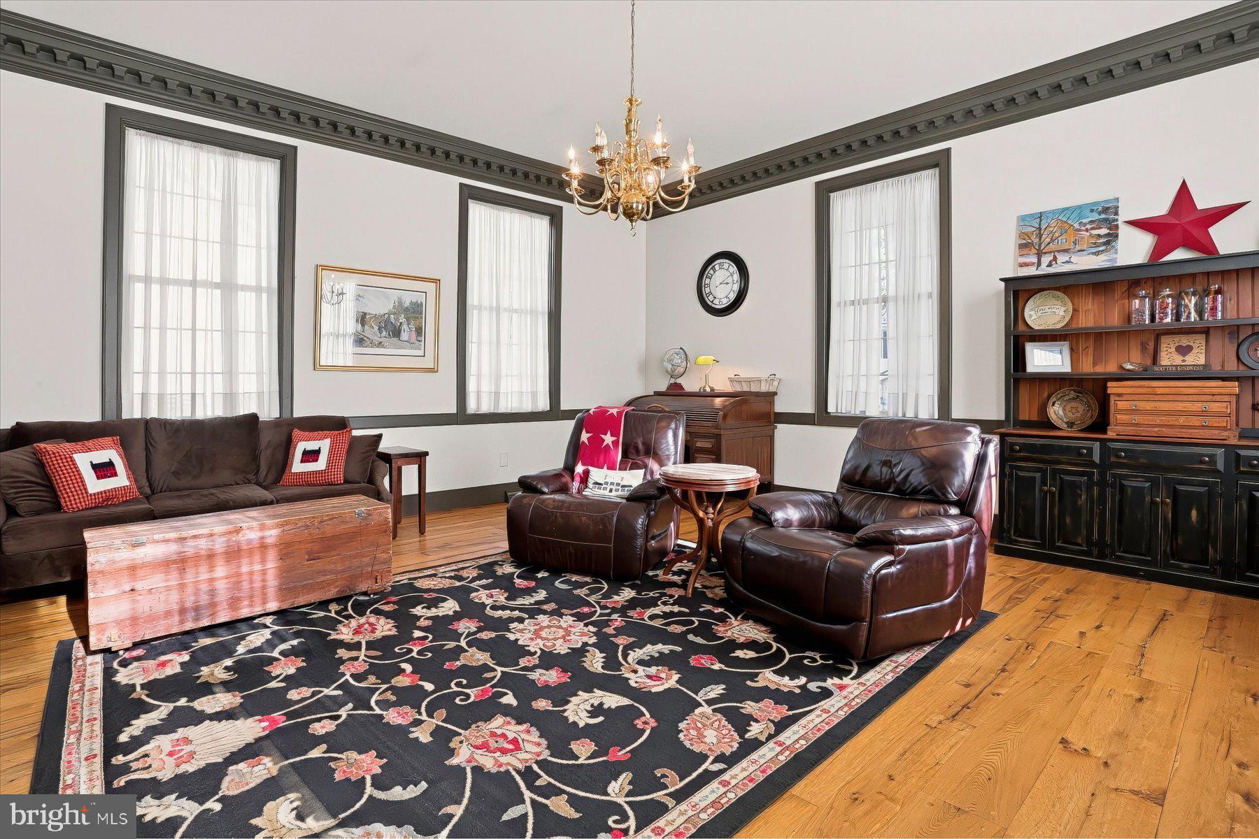 503 S WALNUT STREET