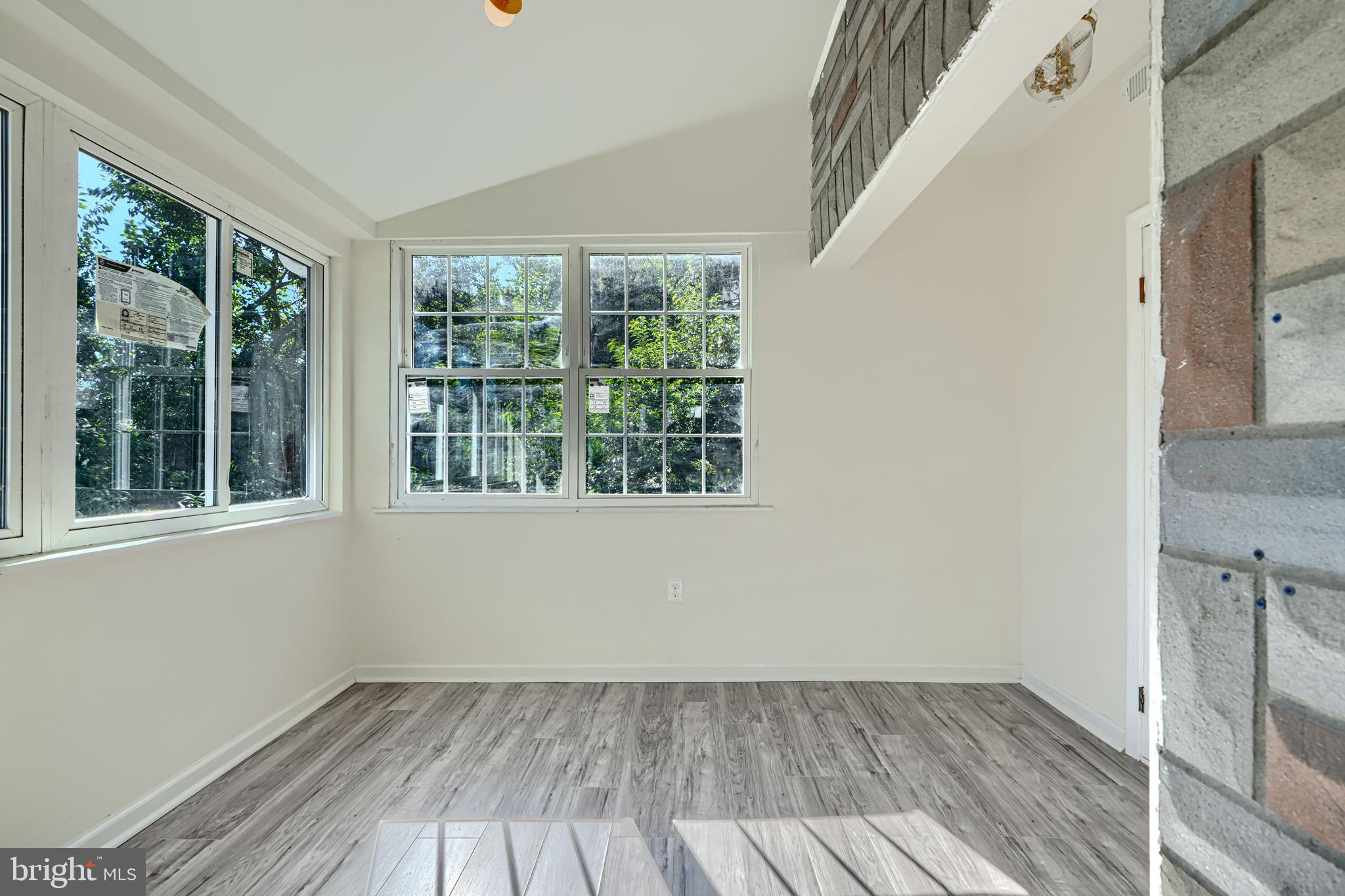 MAYFIELD - Residential
