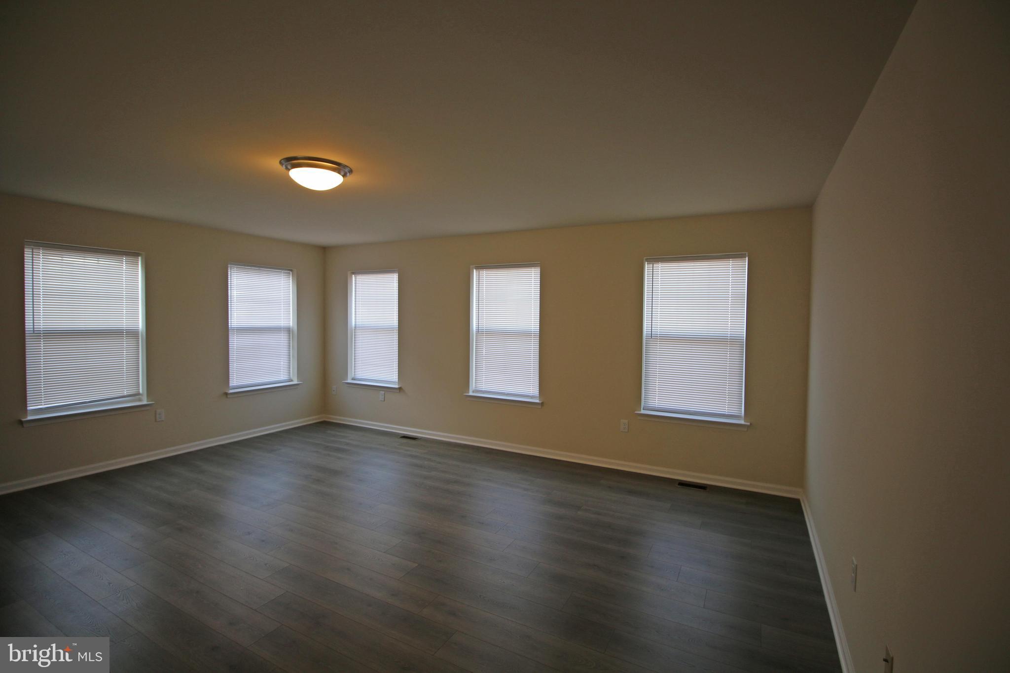 ADMIRALS QUAY - Residential Lease