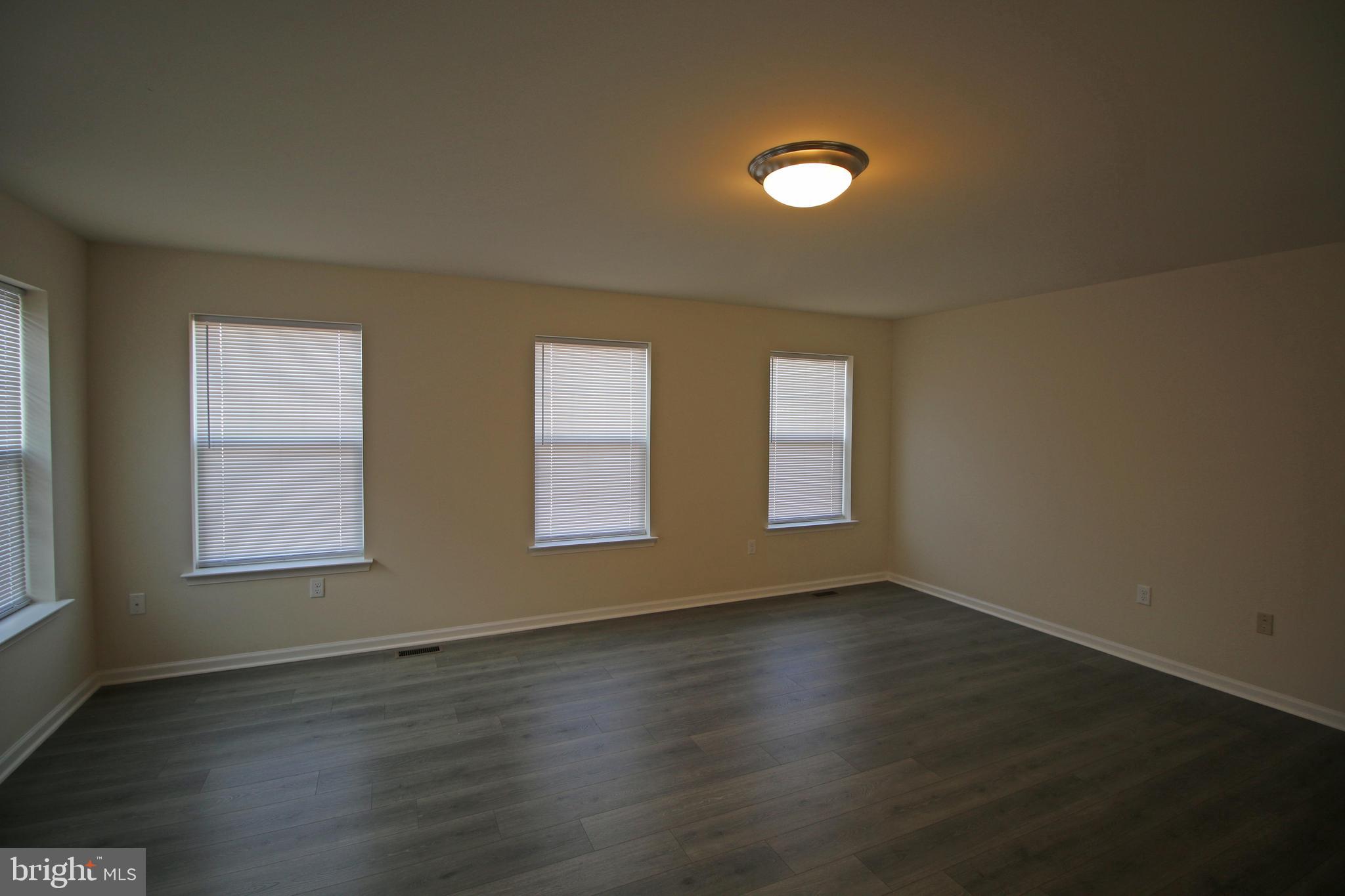 ADMIRALS QUAY - Residential Lease