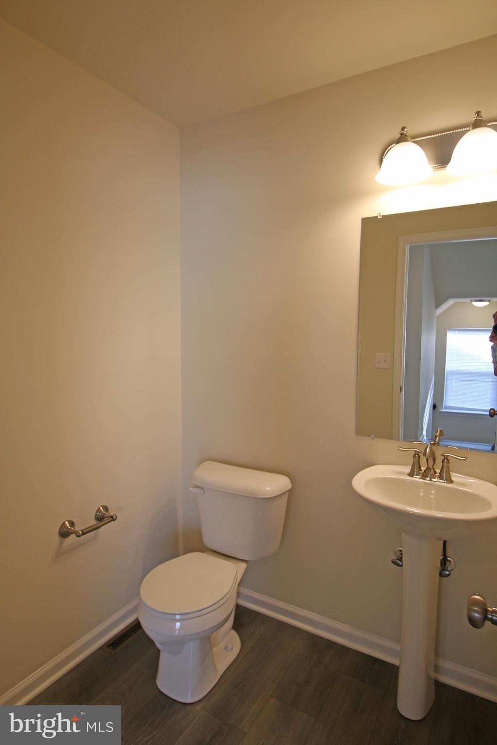 ADMIRALS QUAY - Residential Lease