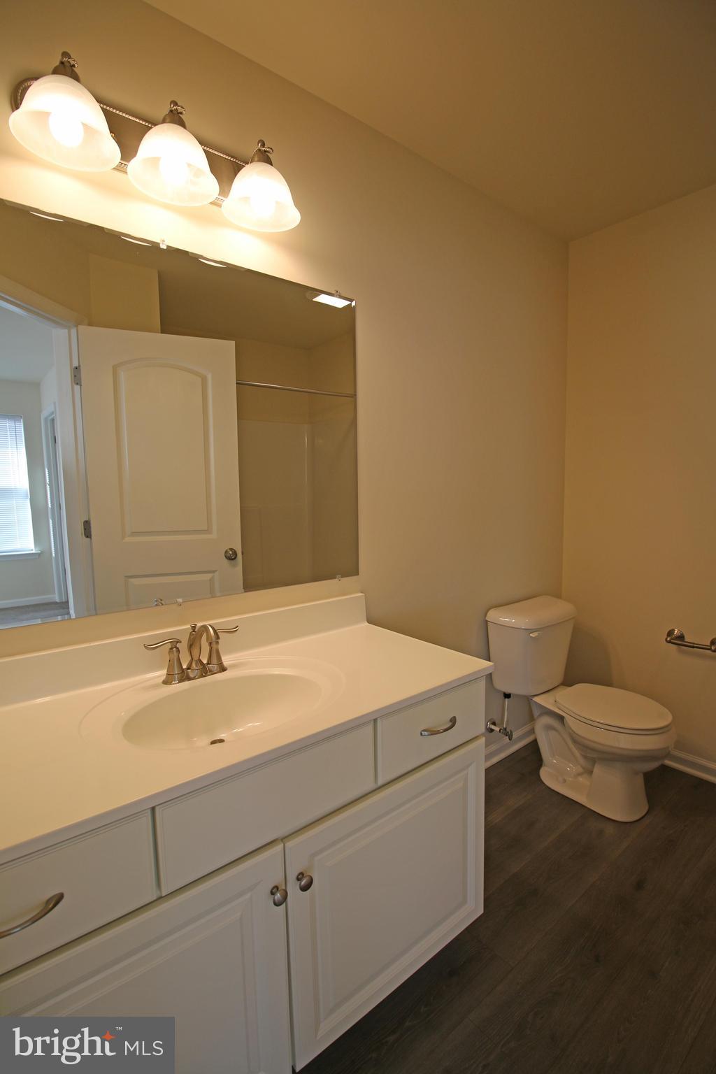 ADMIRALS QUAY - Residential Lease