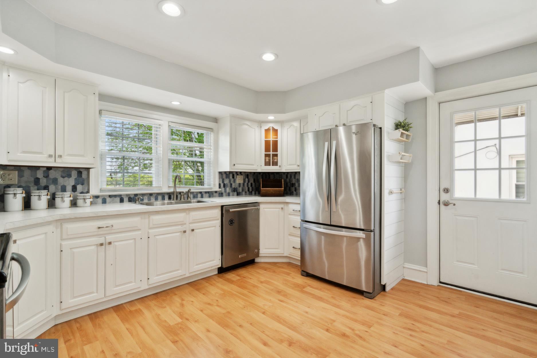 BLACK HORSE - Residential