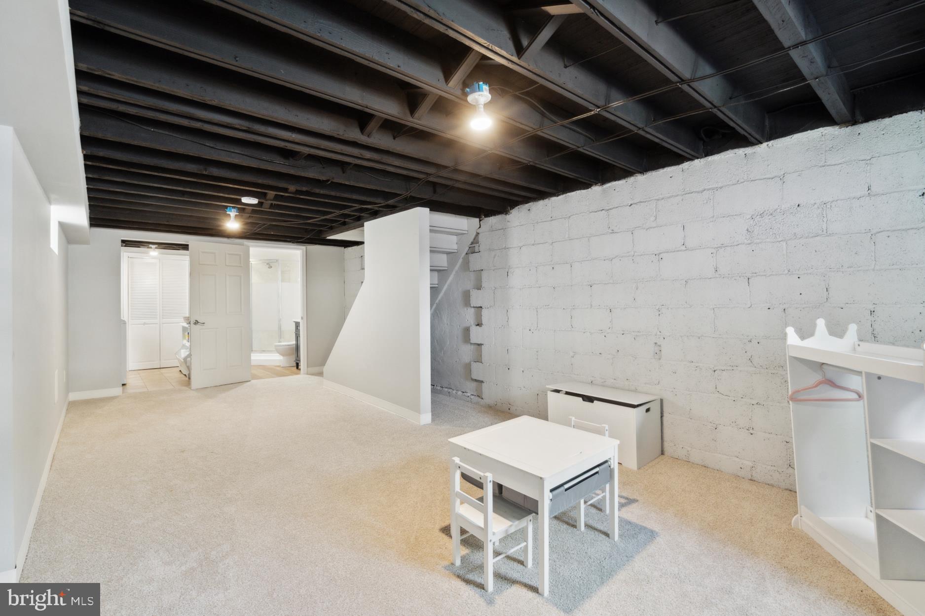 BLACK HORSE - Residential