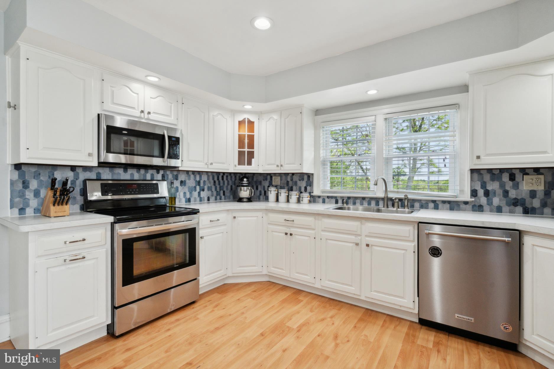 BLACK HORSE - Residential