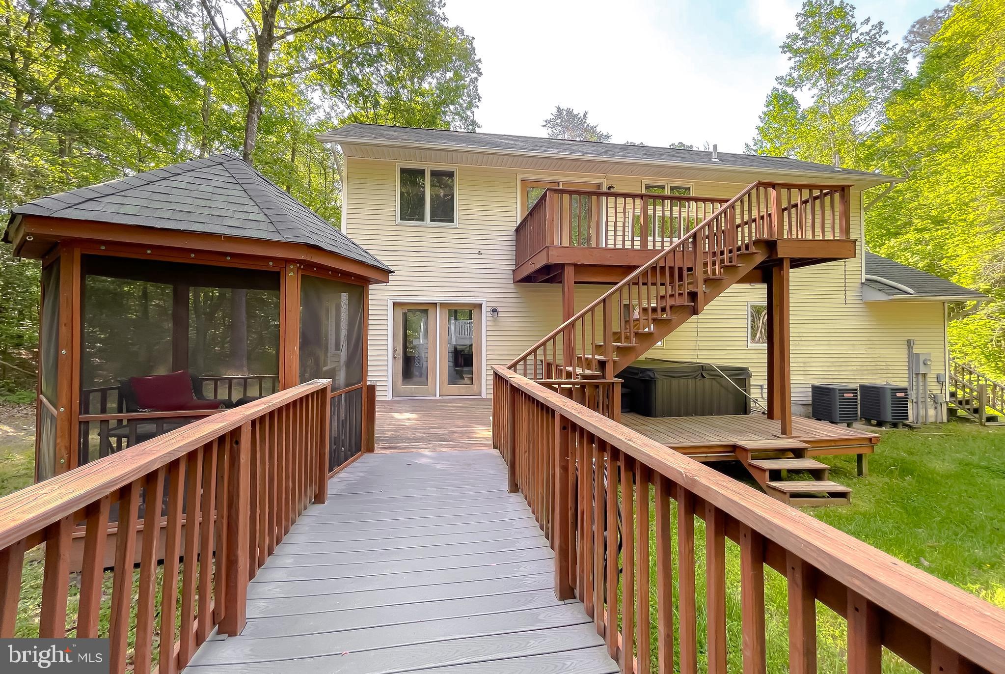 TOWER HILL - Residential