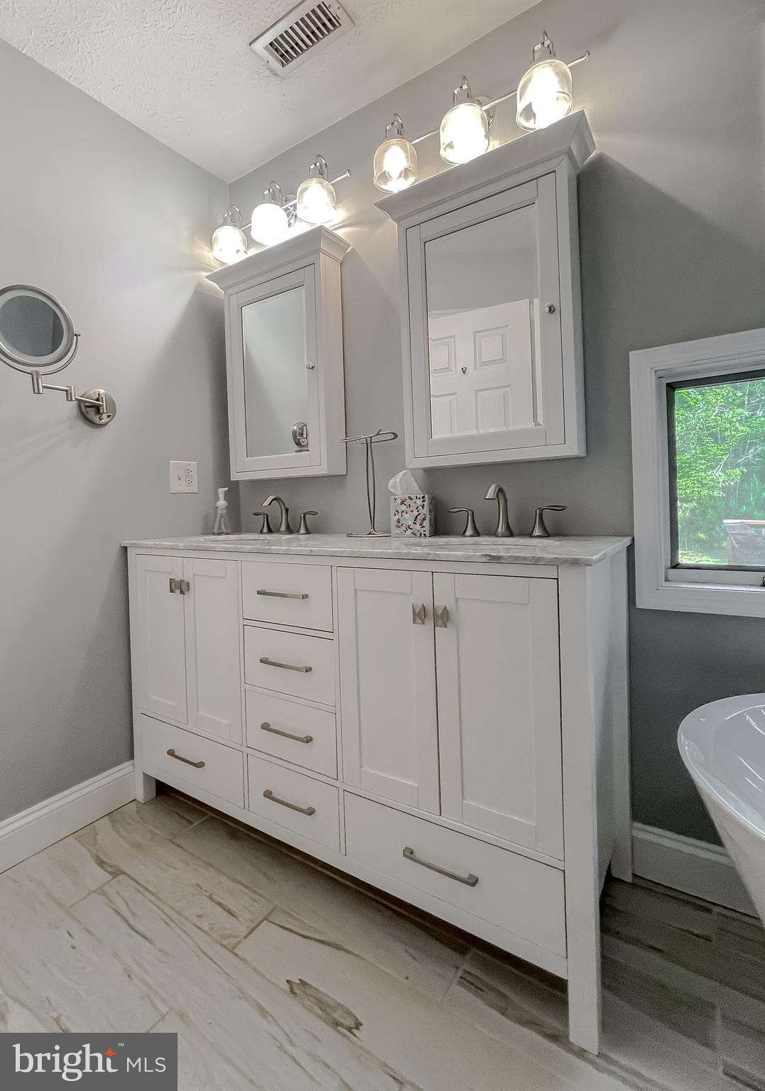 TOWER HILL - Residential