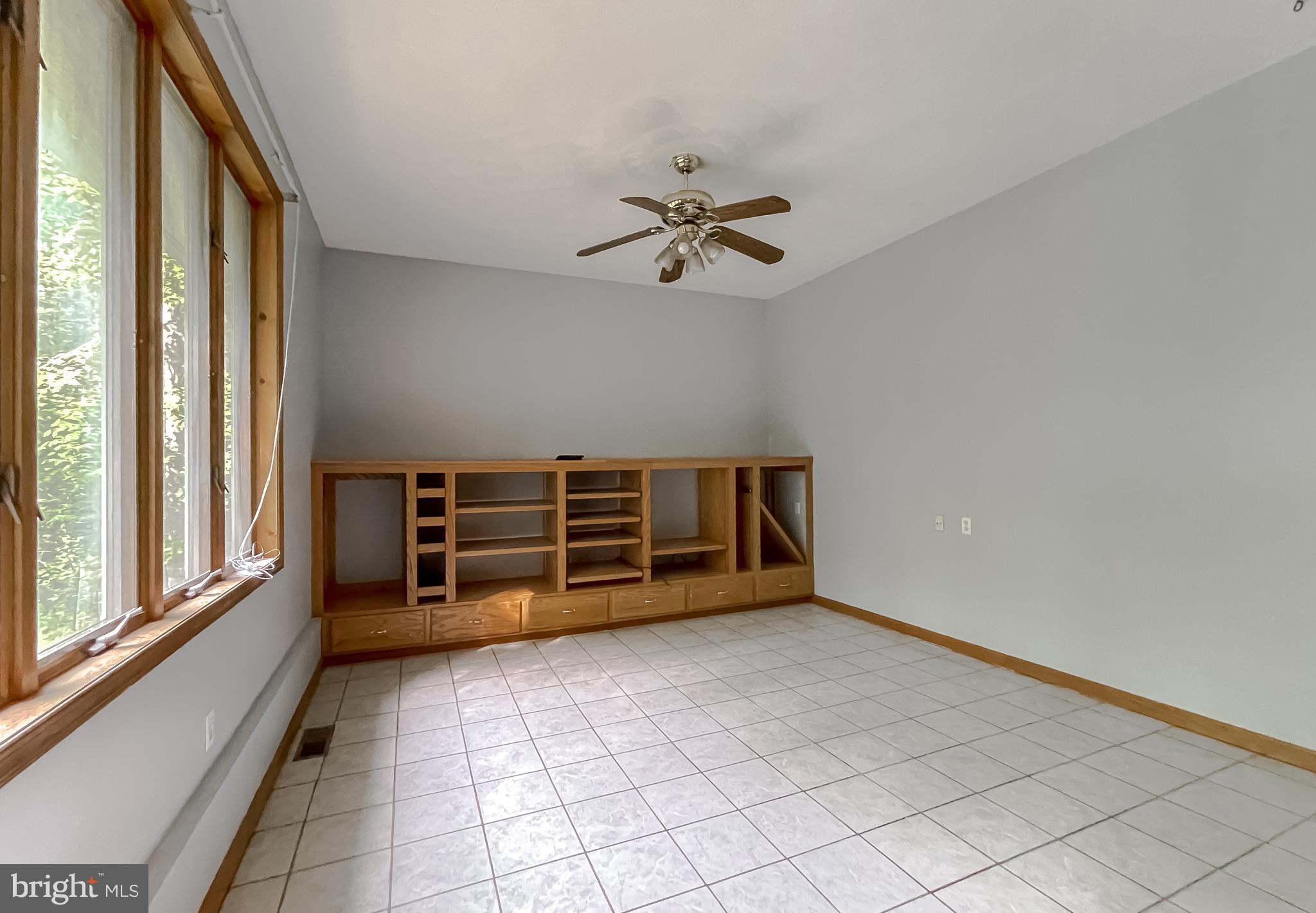 TOWER HILL - Residential