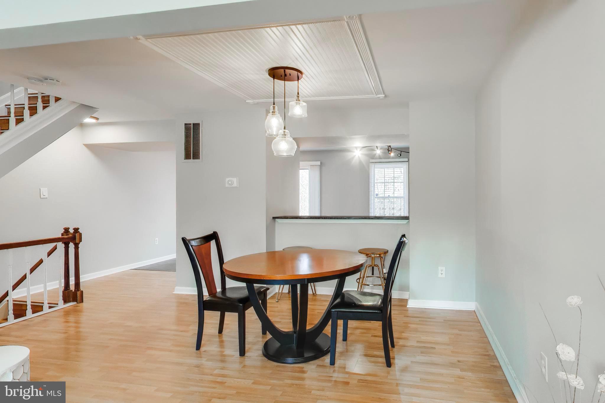 LAUREL LAKES - Residential