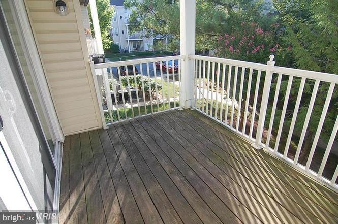 CLOVERLEAF - Residential Lease