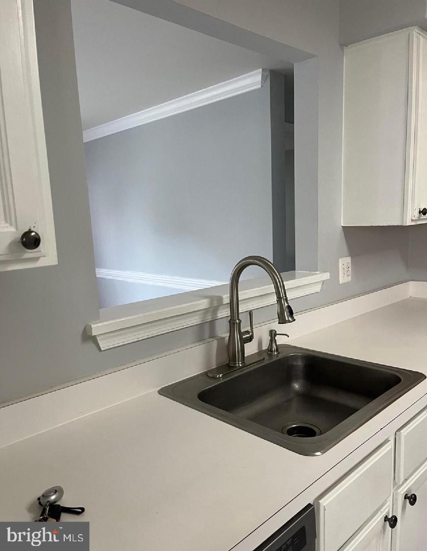 CLOVERLEAF - Residential Lease