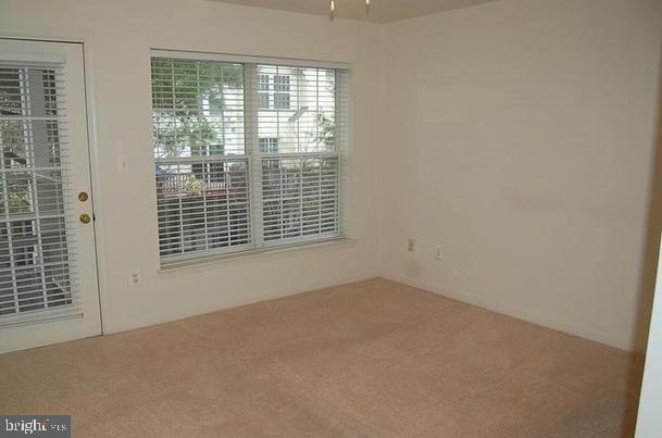 CLOVERLEAF - Residential Lease