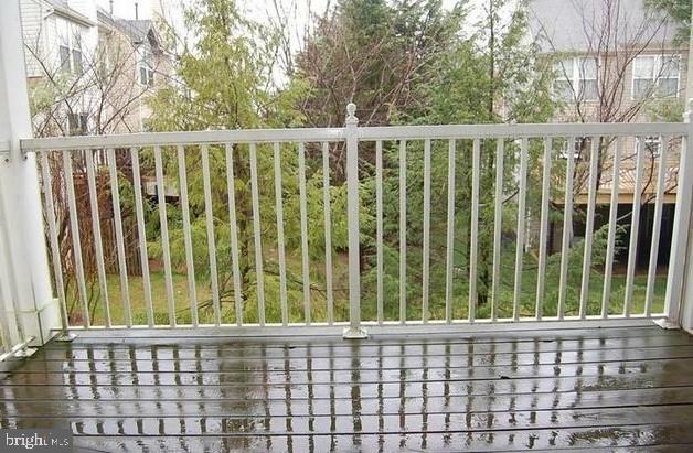 CLOVERLEAF - Residential Lease