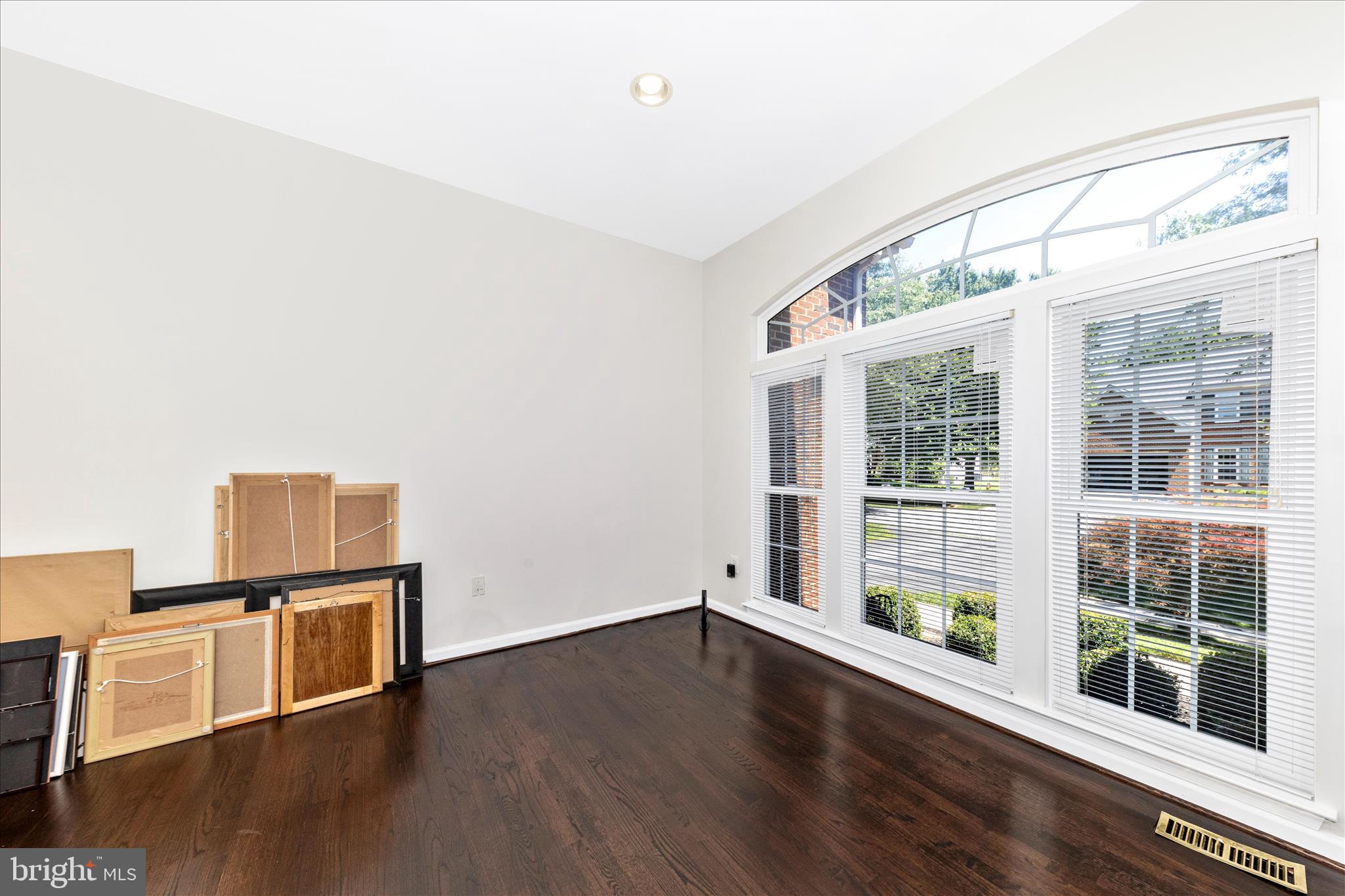 12307 HOUSER DRIVE