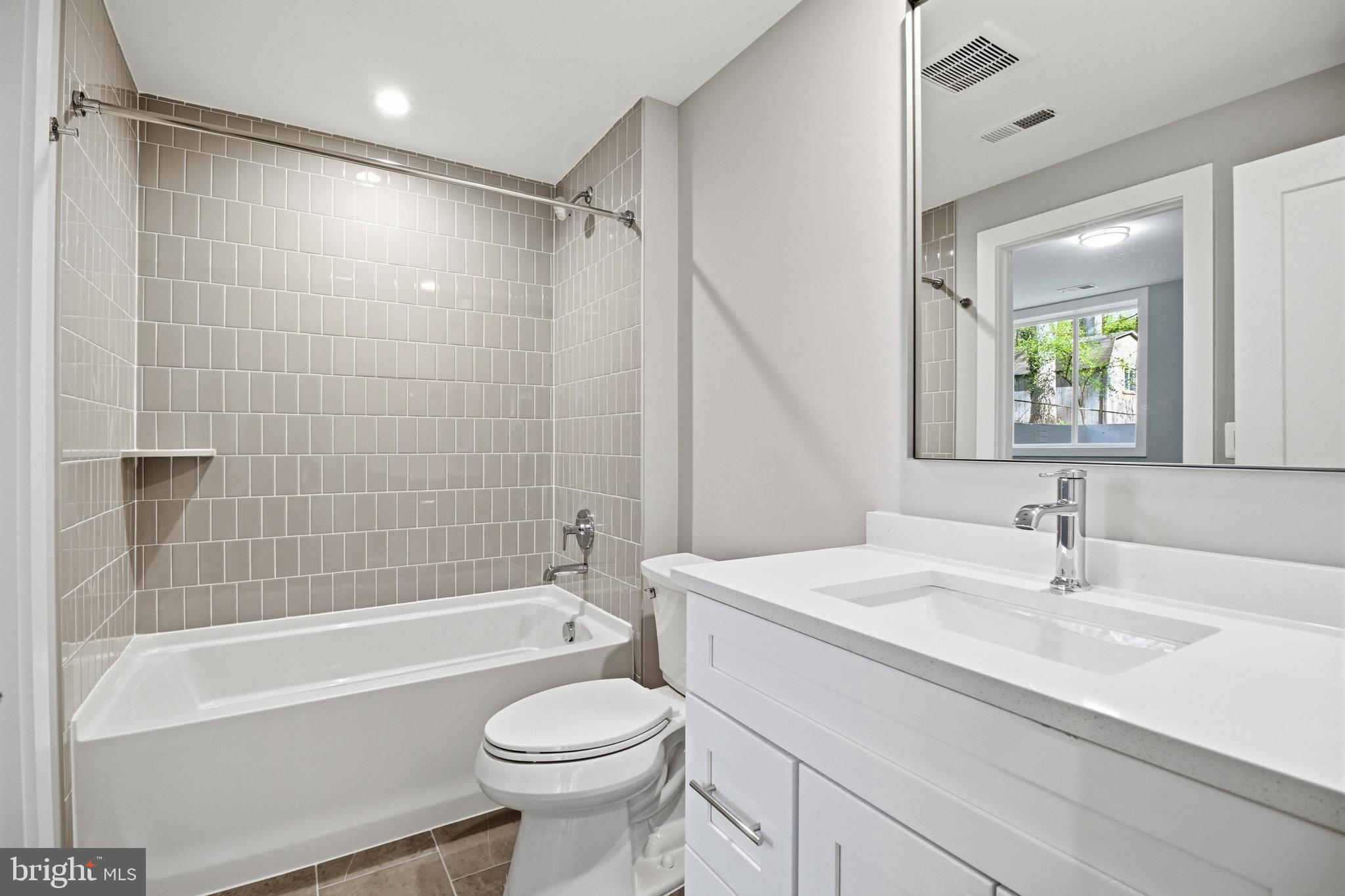 VIENNA WOODS - Residential