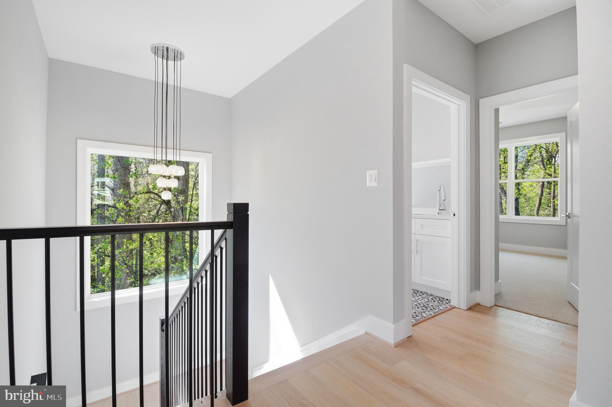 VIENNA WOODS - Residential