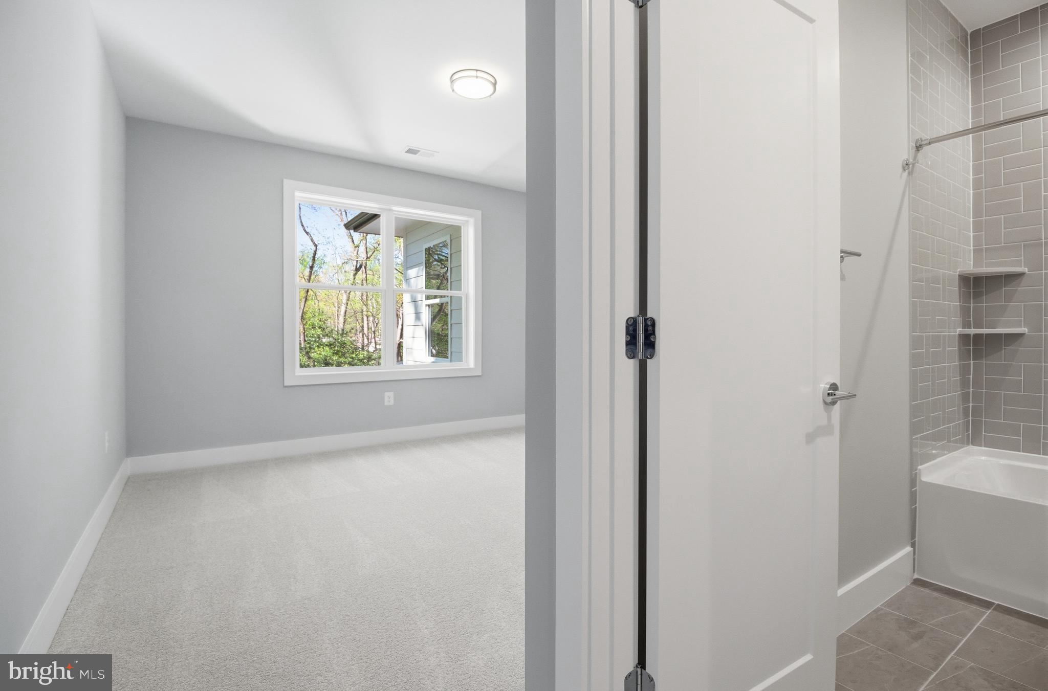 VIENNA WOODS - Residential