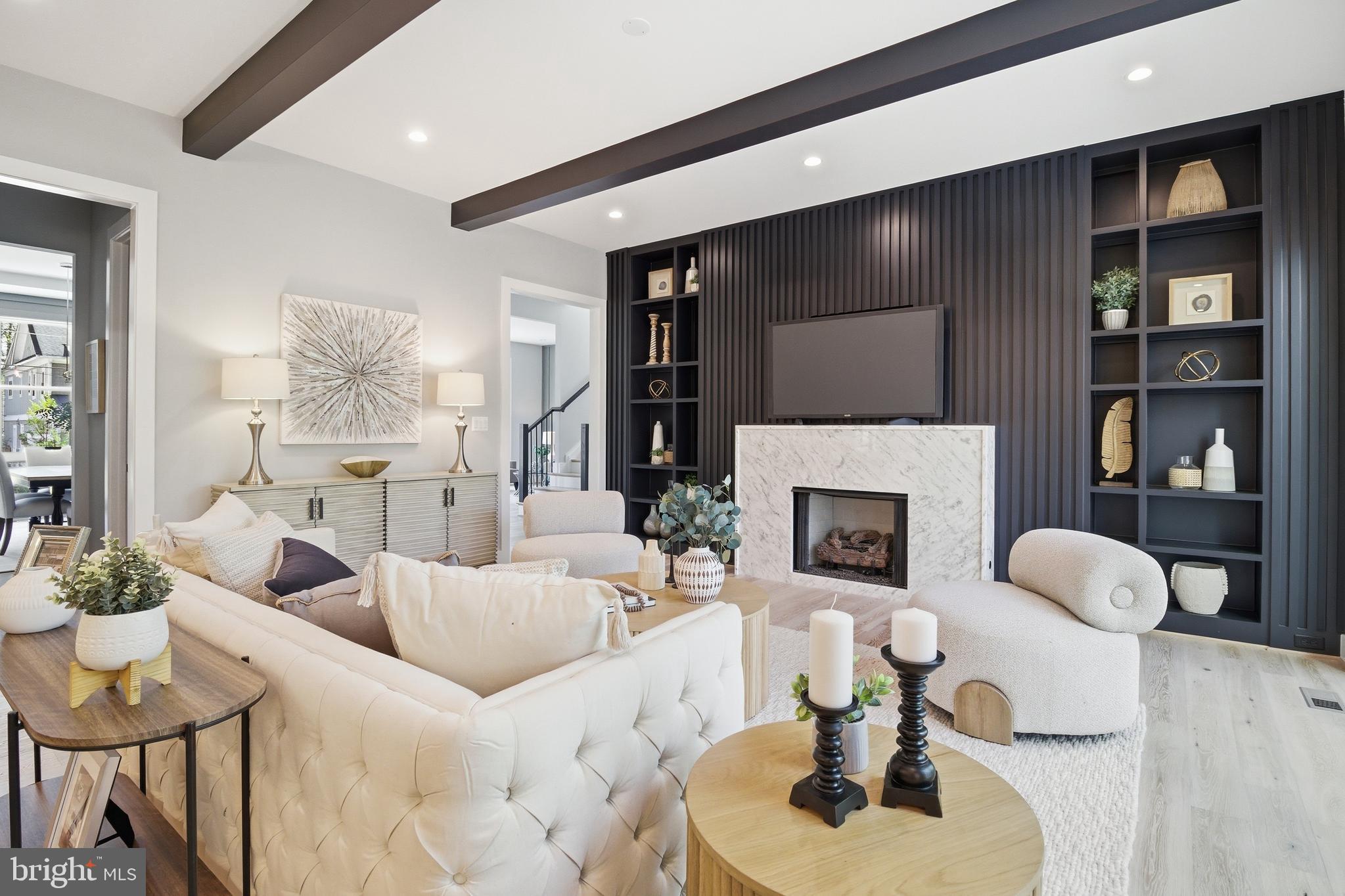 VIENNA WOODS - Residential