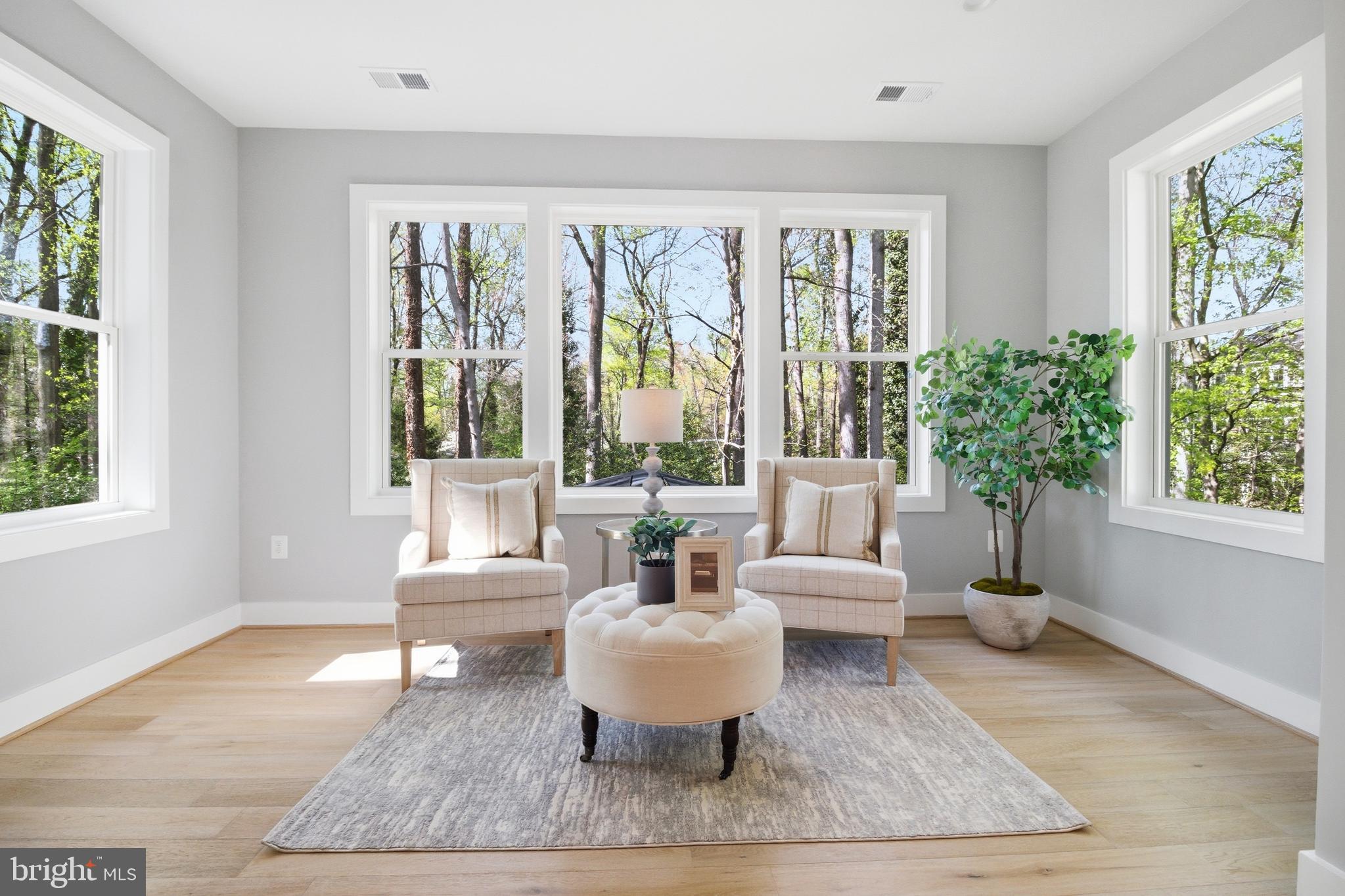 VIENNA WOODS - Residential