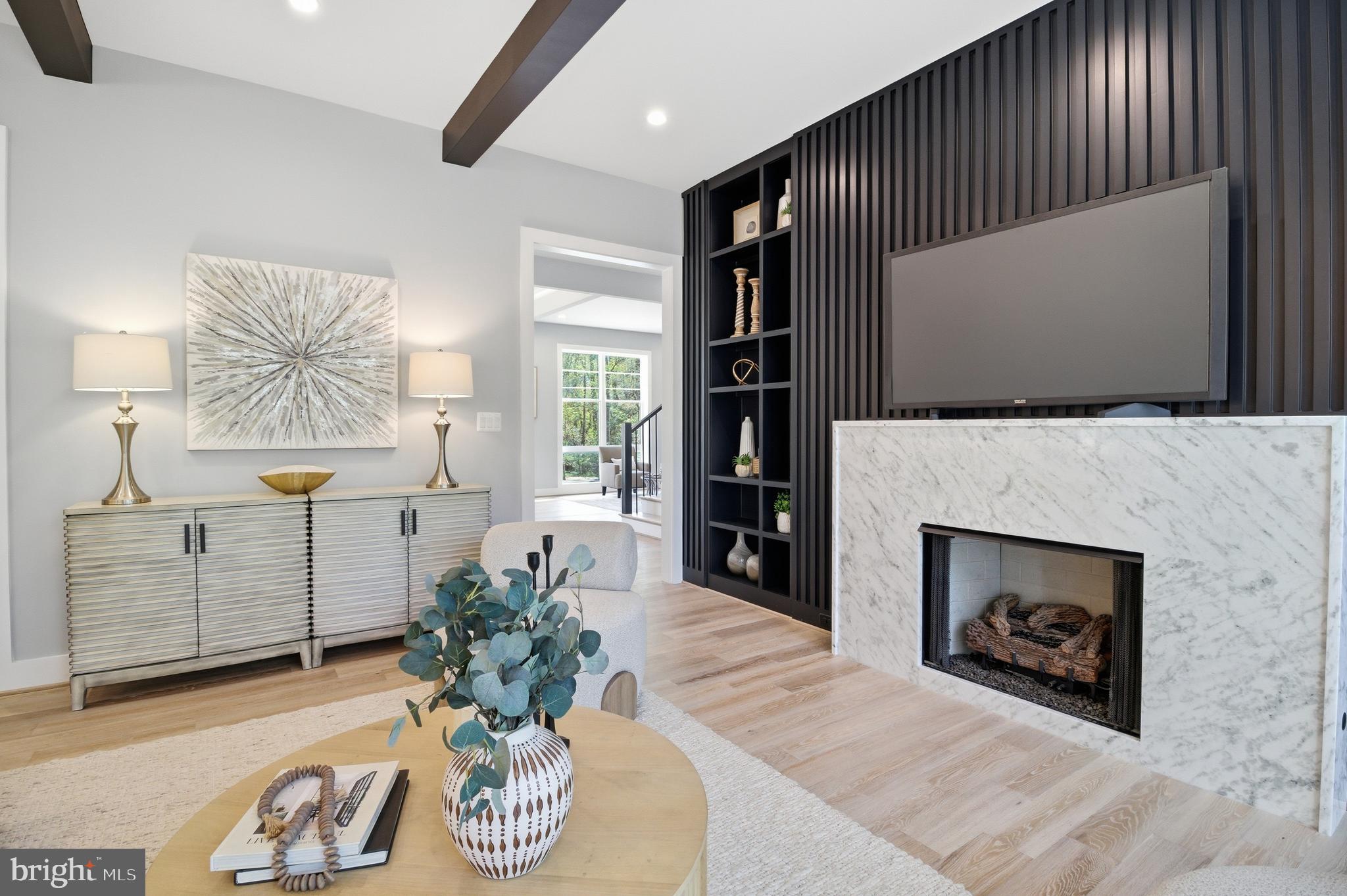 VIENNA WOODS - Residential